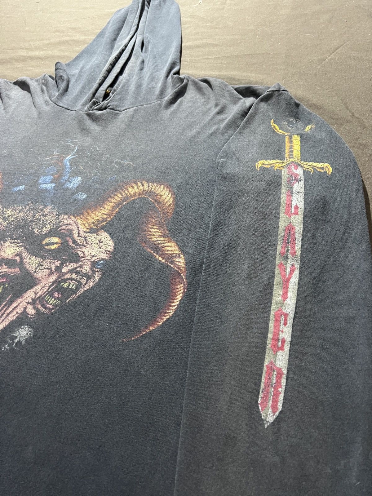 Band Tees Vintage 90s Slayer Clash of The Titans Thrashed Faded Metal Size US XL / EU 56 / 4 - 7 Thumbnail