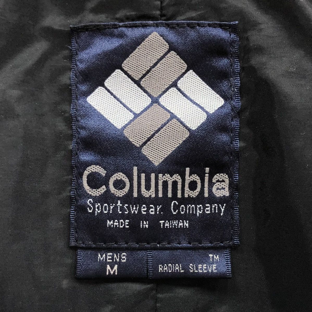 Columbia Vintage Columbia Sportswear Men’s Nylon Jacket Size US M / EU 48-50 / 2 - 11 Thumbnail