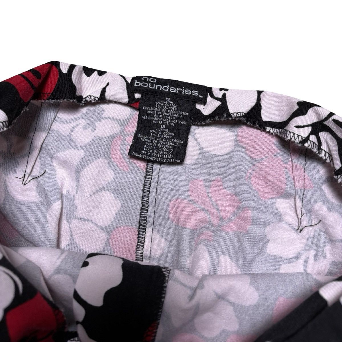 Other Vintage Y2K Hawaiian Floral Flare Pants No Boundaries 13 Size 30" / US 8 / IT 44 - 3 Thumbnail