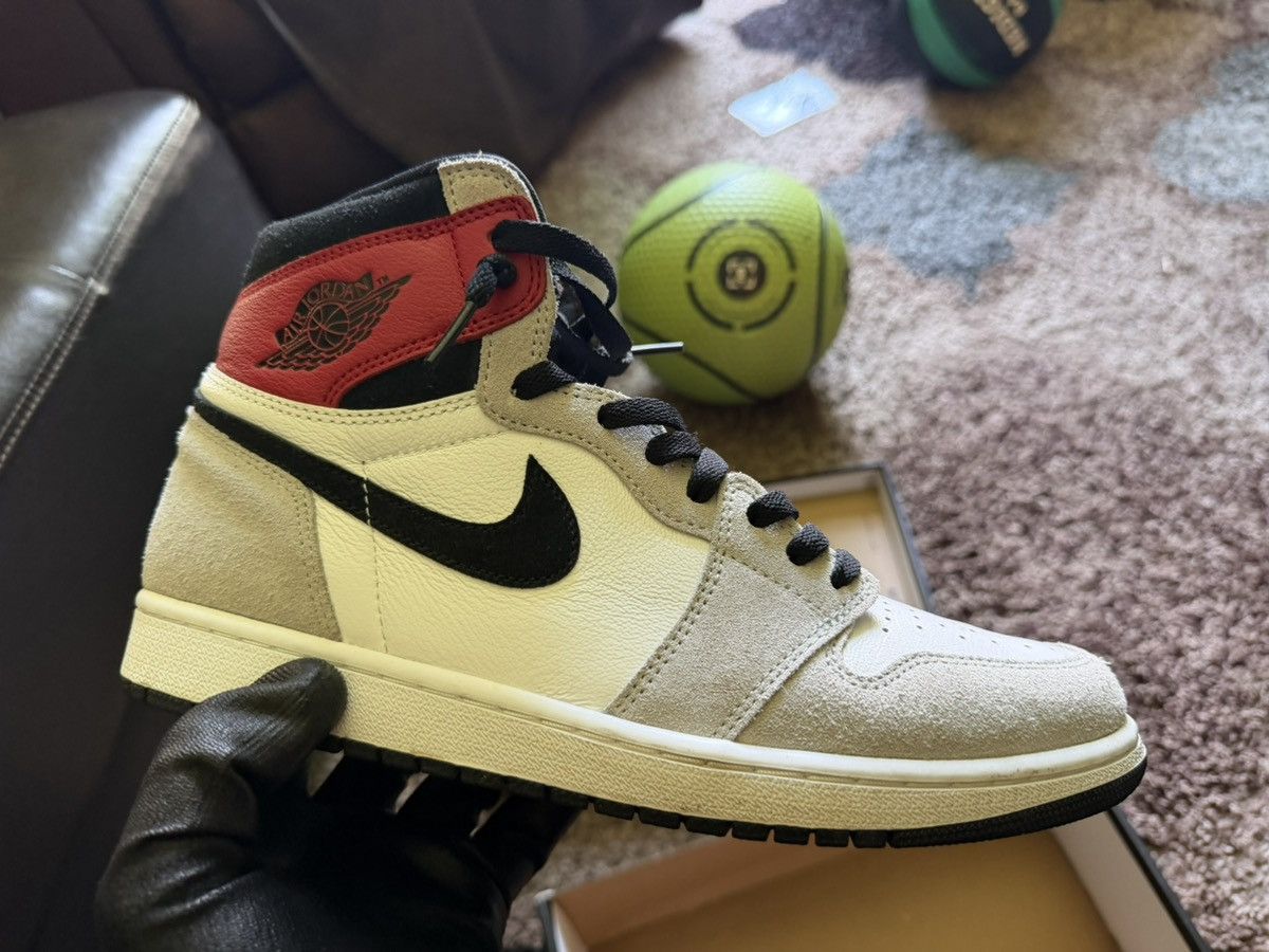 Nike Air Jordan 1 Retro HIGH OG Light smoke Grey Size US 10.5 / EU 43-44 - 4 Thumbnail