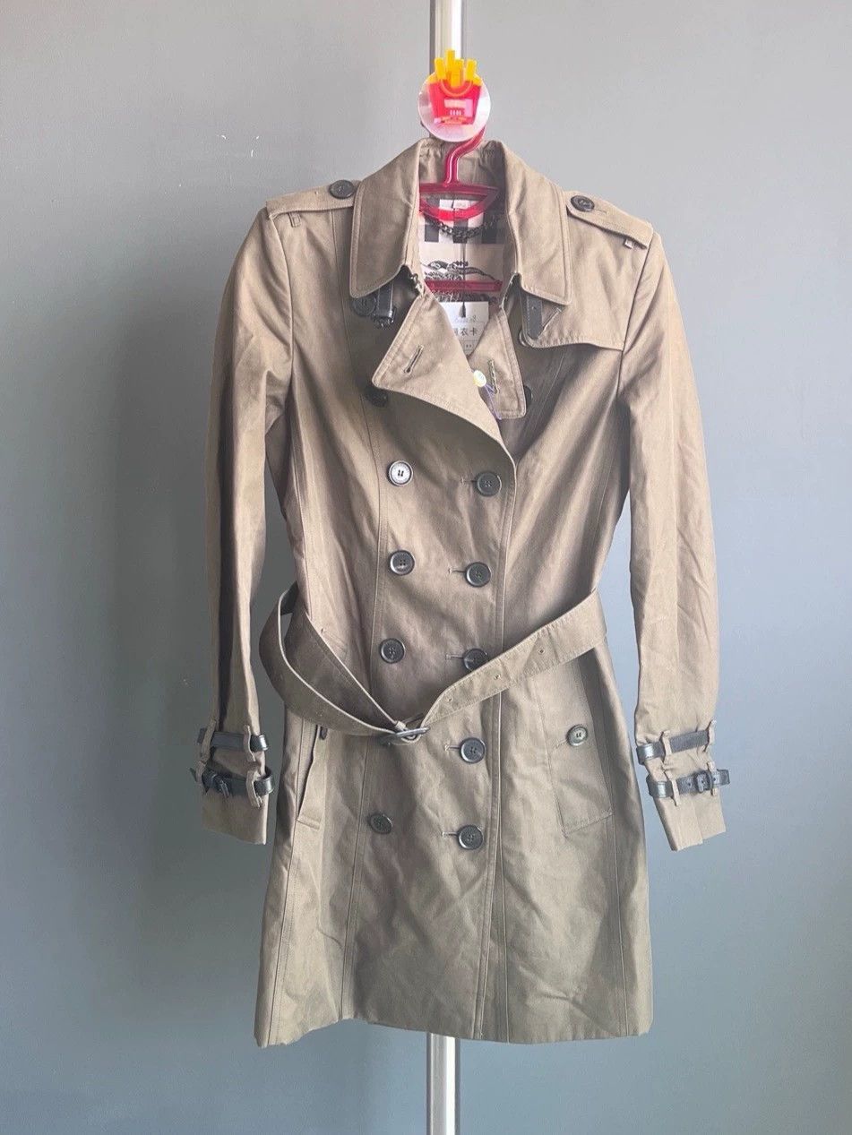 Burberry Burberry Solid Lapel Double-Breasted Trench Coat Size US XS / EU 42 / 0 - 1 Thumbnail