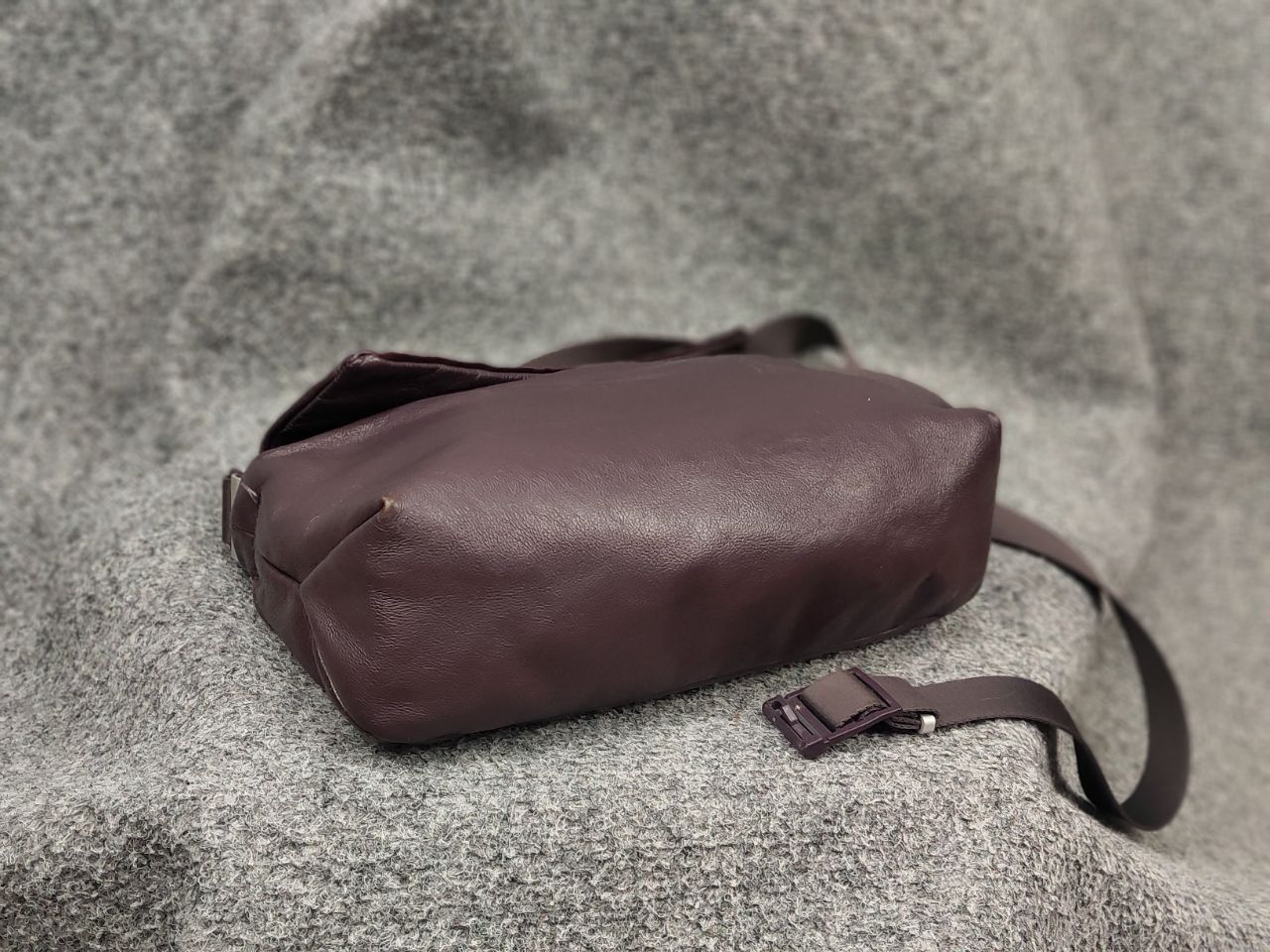 Mandarina Duck Mandarin Duck Design Dark purple leather Crossbody Bag Size ONE SIZE - 10 Thumbnail