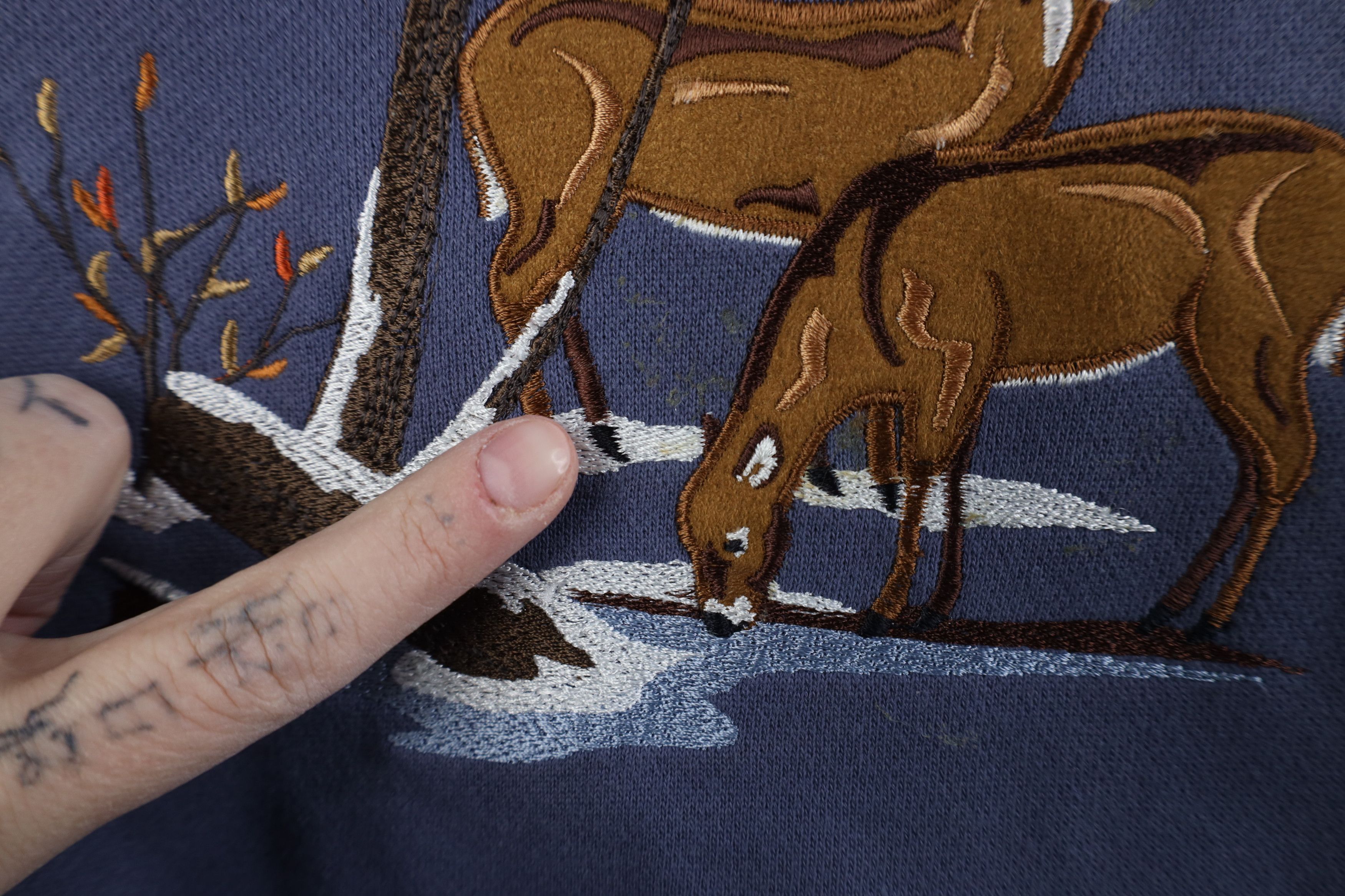 Vintage Deadstock Vintage 90s Y2K Streetwear Buck Sweatshirt Blue Size L / US 10 / IT 46 - 5 Thumbnail
