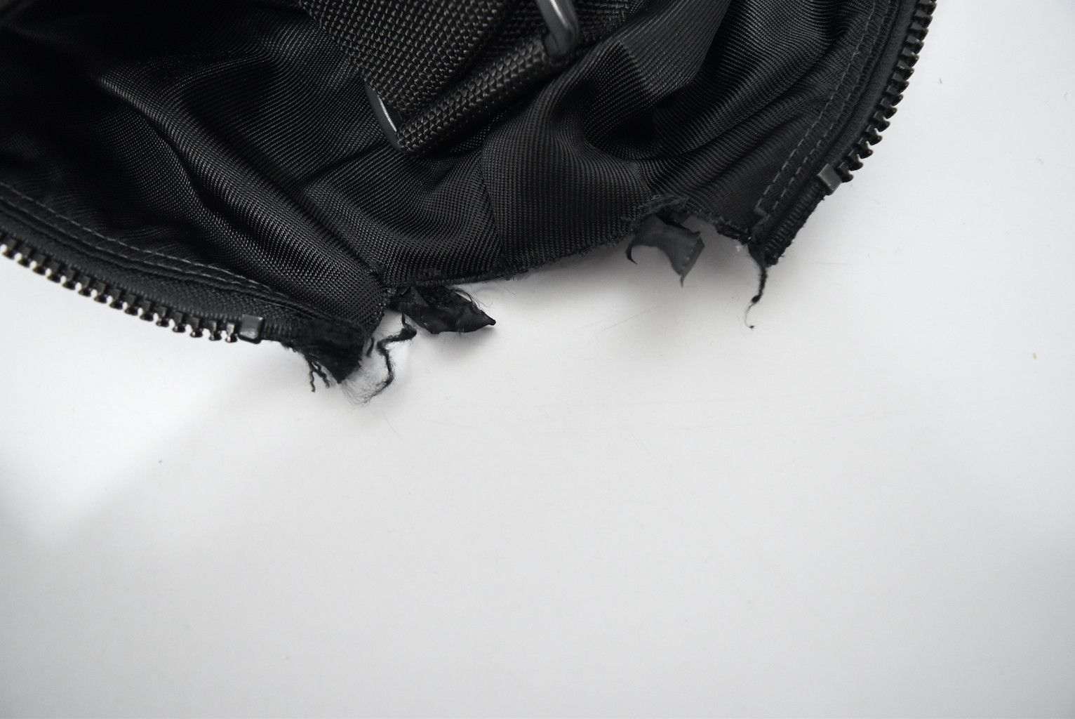 Hai Sporting Gear × Issey Miyake Issey Miyake x Hai Sporting Gear Shoulder Bag Size ONE SIZE - 4 Thumbnail