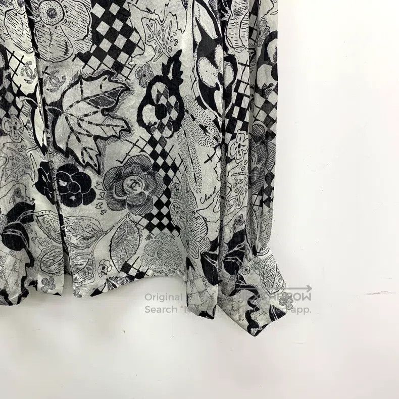 Chanel Chanel Gray camelia graffiti printed silk lapel long-sleev Size XS / US 0-2 / IT 36-38 - 4 Thumbnail