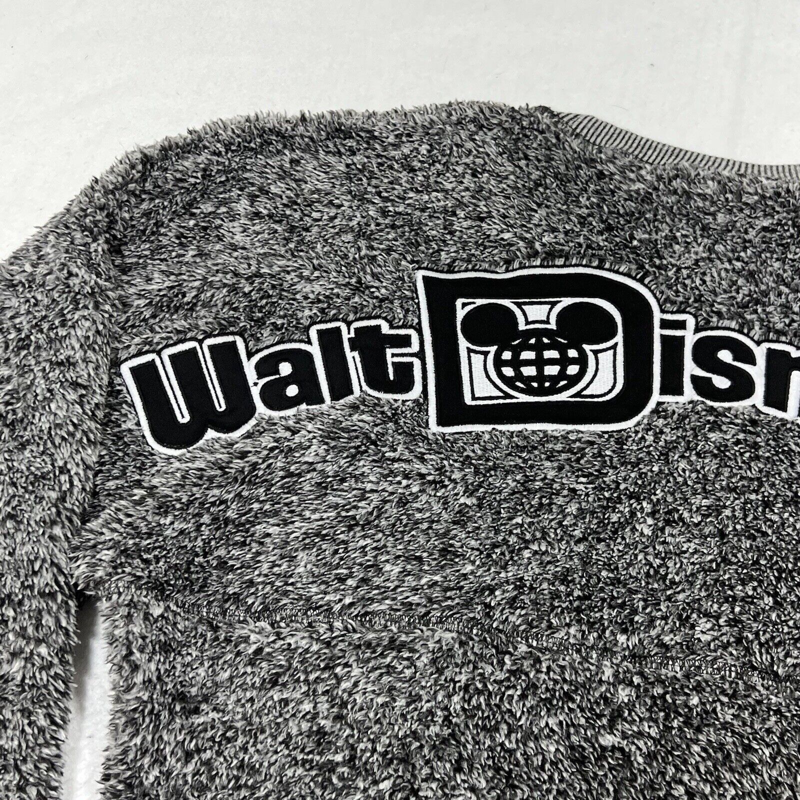 Disney Disney Parks Spirit Jersey Oversized Fuzzy Sherpa Sweater Size M / US 6-8 / IT 42-44 - 9 Thumbnail