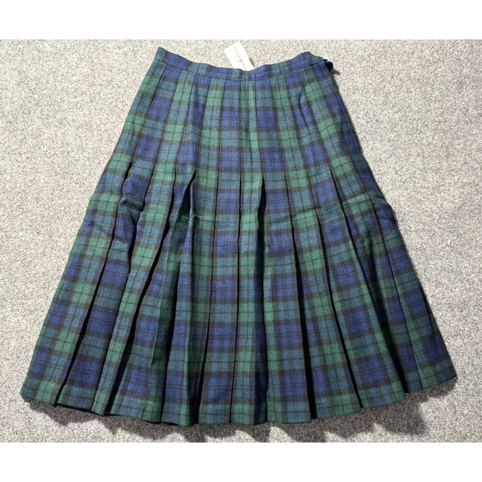 Pendleton VINTAGE Pendleton Skirt Midi Wool Plaid Tartan Green Black Pleated Button 8 Women Size 30" / US 8 / IT 44 - 2 Thumbnail