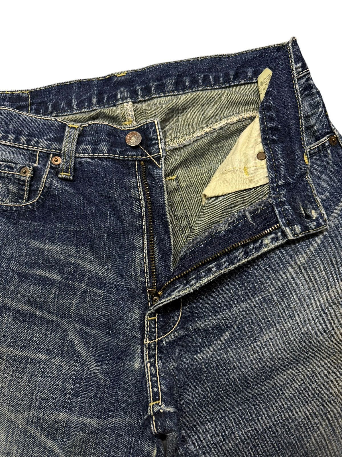 Levi's Vintage 00s Levi’s 505 Denim Jeans | Vintage Faded Y2K Japan Size US 31 - 9 Thumbnail