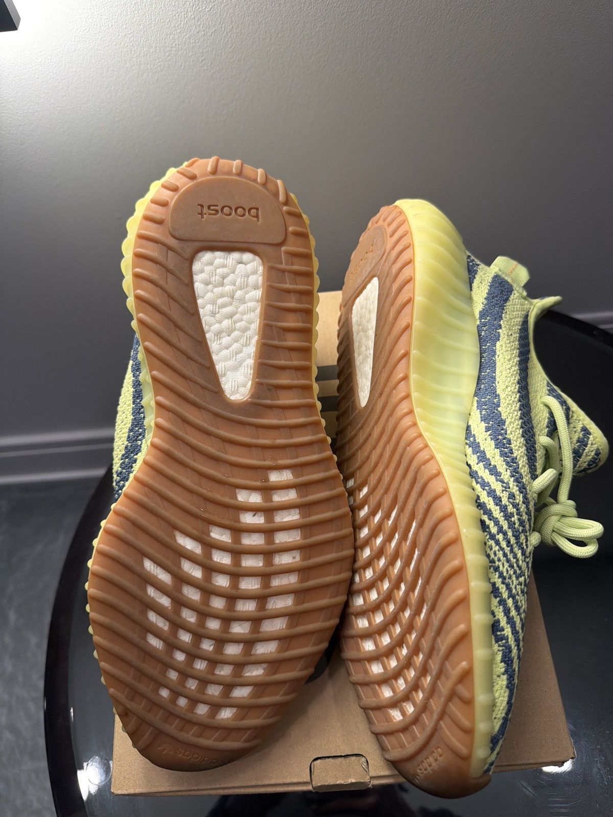 Yeezy Adidas Yeezy Boost 350 V2 Semi Frozen Yellow B37572 Size US 10.5 / EU 43-44 - 4 Thumbnail
