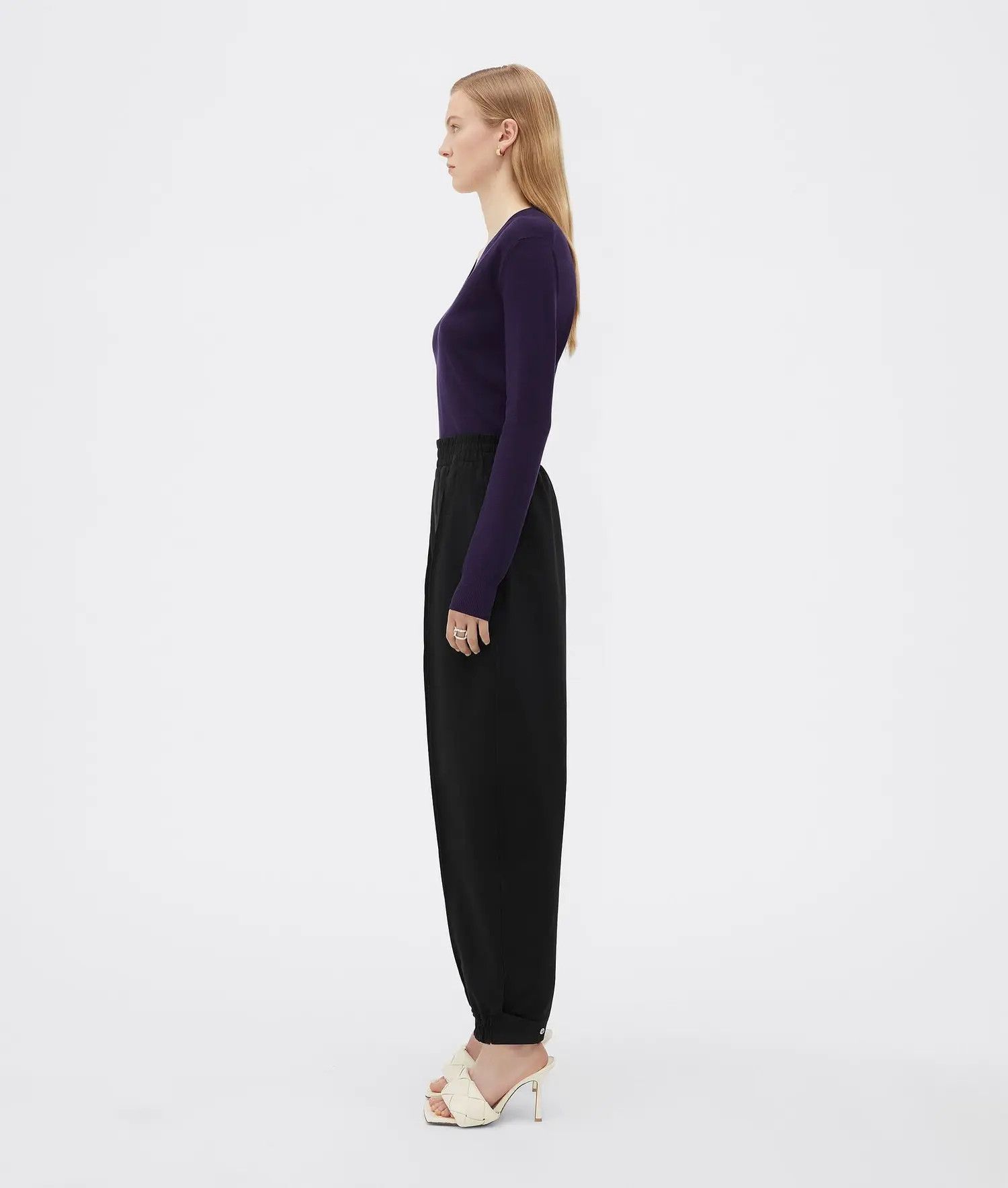 Bottega Veneta o1n1vont0325 Stretch Wool Sweater in Midnight Size XS / US 0-2 / IT 36-38 - 2 Thumbnail