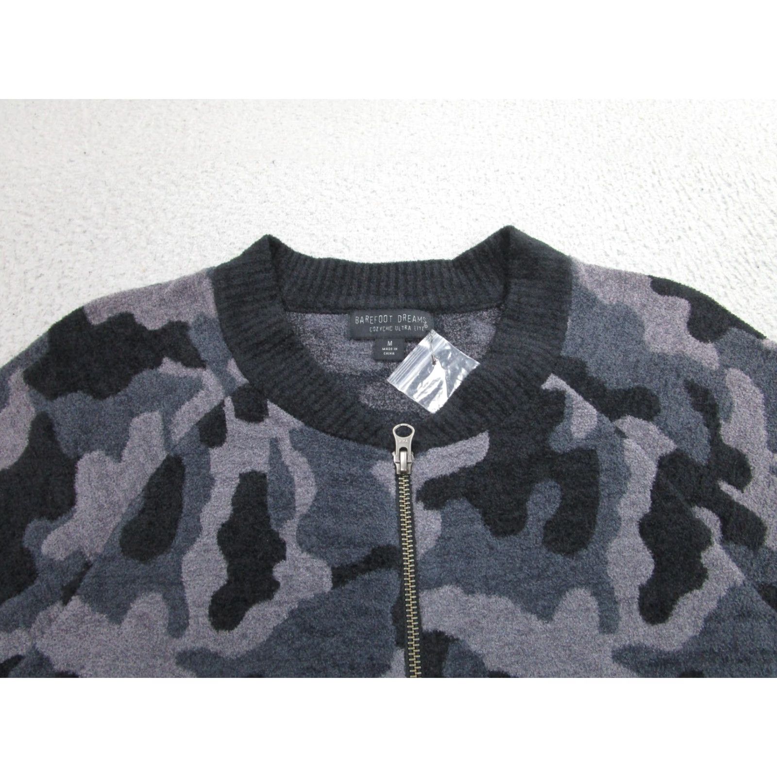 Vintage VINTAGE? No. Barefoot Dreams Jacket Womens Medium Gray Camouflage Knit Zip Front CozyChic Ultra Lite BDWCU1648 Shirt/Jacket Mens? Women’s. Size M / US 6-8 / IT 42-44 - 2 Thumbnail