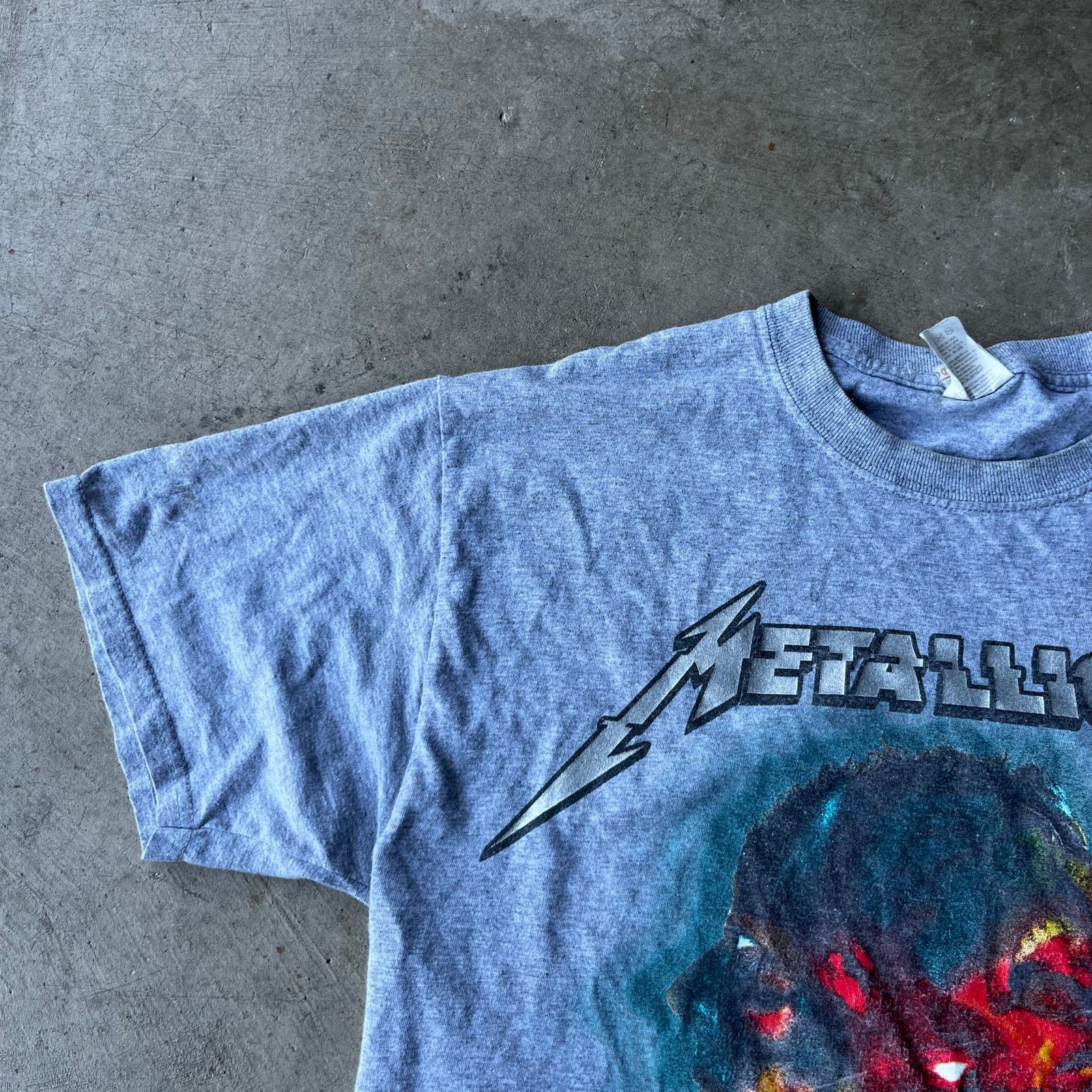 Vintage METALLICA WORLDWIRED TOUR 2017 GRAY TEE SHIRT FITS SMALL Size US S / EU 44-46 / 1 - 3 Thumbnail