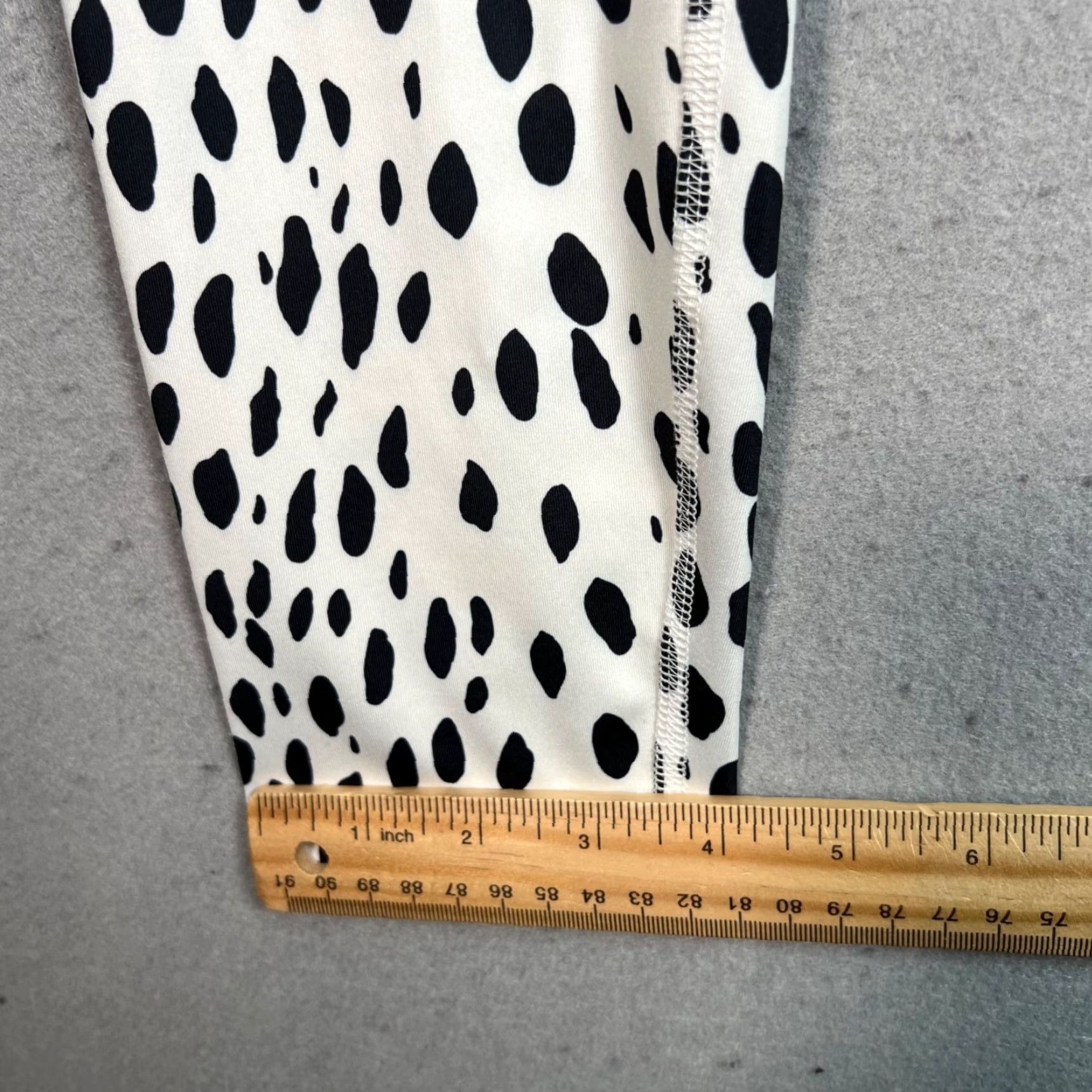 Reformation VINTAGE Reformation Leggings Women Adult Large Animal Print High-Waist Activewear White Size L Size 36" / US 14 / IT 50 - 7 Thumbnail