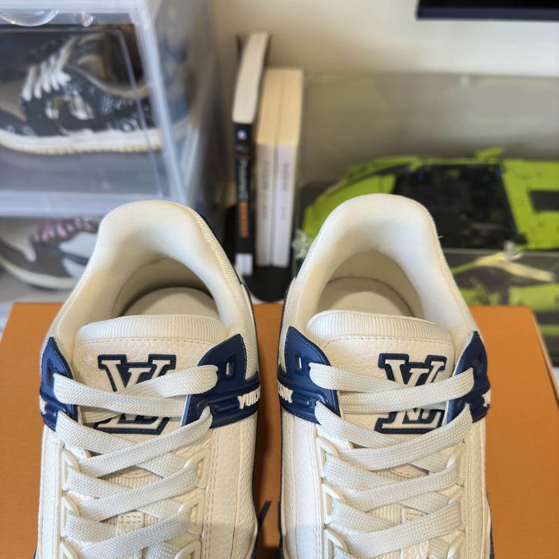 Louis Vuitton Louis Vuitton Trainer Low-Top Sneakers in White and Blue -2 Size US 9 / EU 42 - 4 Thumbnail