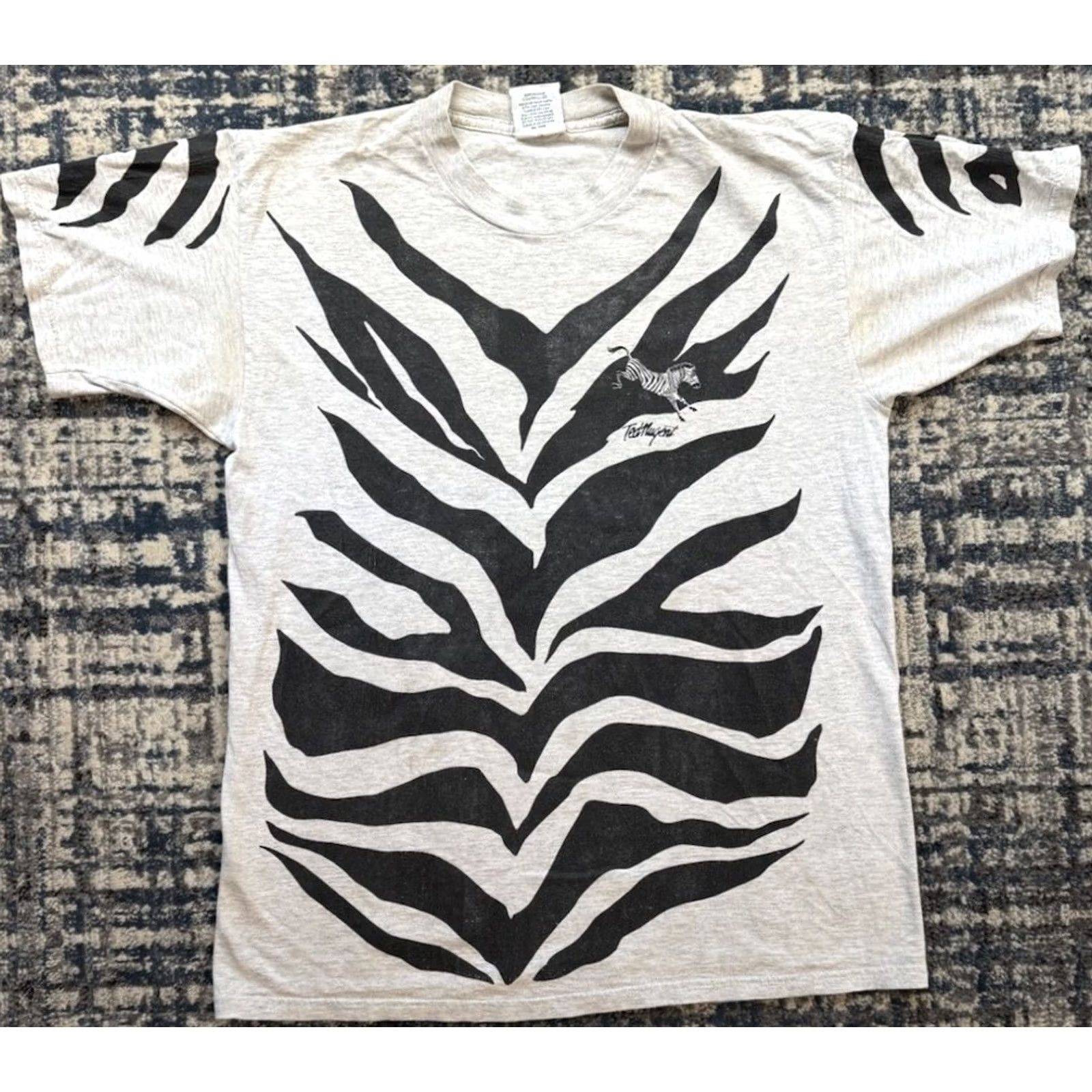Lee VINTAGE Ted Nugent Bow Hunting Forever Zebra Stripe T Shirt Sz L Rock Band Shirt Men 90s Cotton Gray Short Sleeve Crew Neck Logo Size US L / EU 52-54 / 3 - 2 Thumbnail