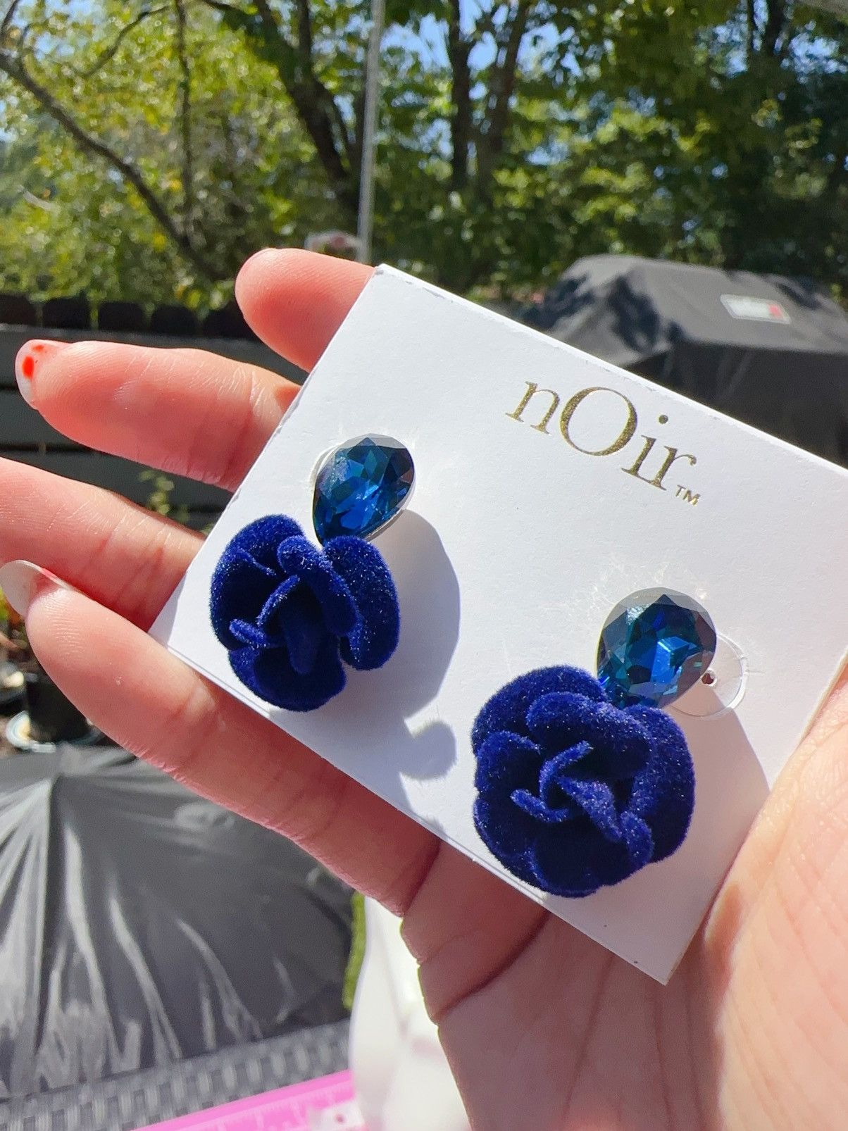 Designer Noir silver tone blue velvet rose crystal studs drop earring Size ONE SIZE - 2 Thumbnail