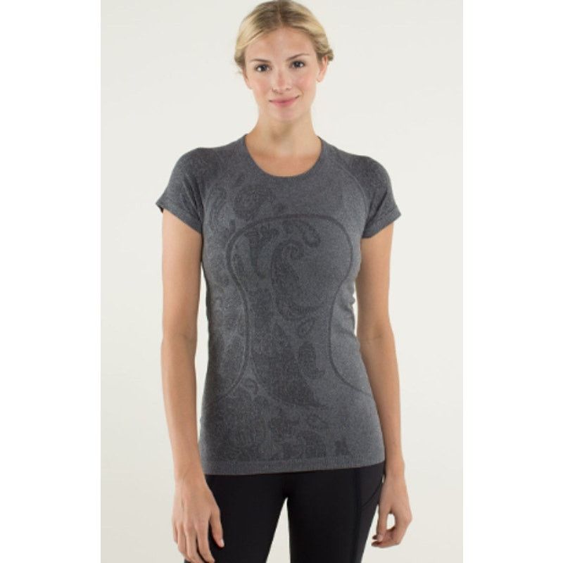 Lululemon Lululemon Run: Swiftly Tech Short Sleeve *Paisley Black SZ 8 Size M / US 6-8 / IT 42-44 - 1 Thumbnail
