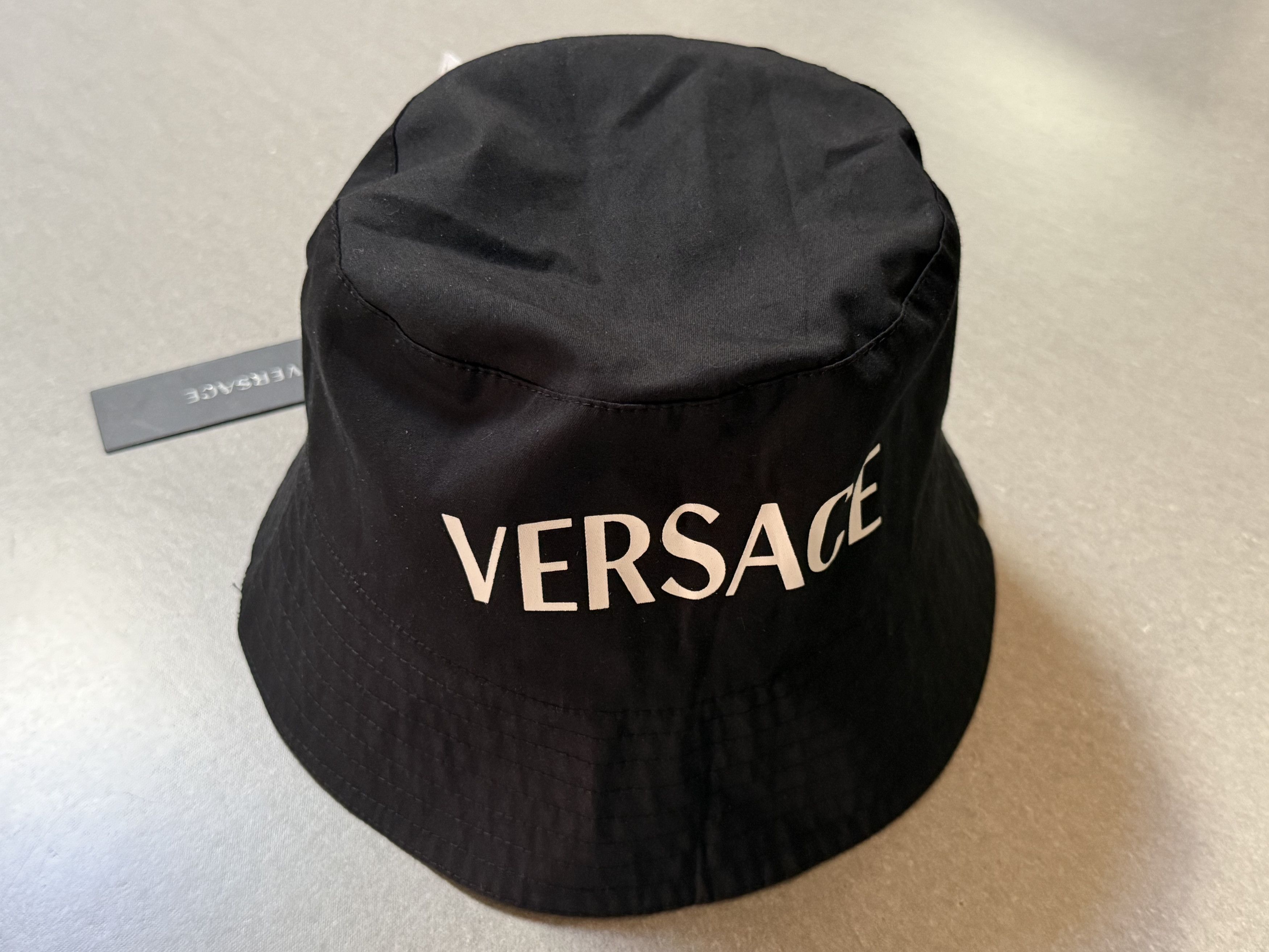 Versace VERSACE REVERS POLYAMIDE BUCKET HAT BAROQUE SIZE 57 $670USD Size ONE SIZE - 5 Thumbnail