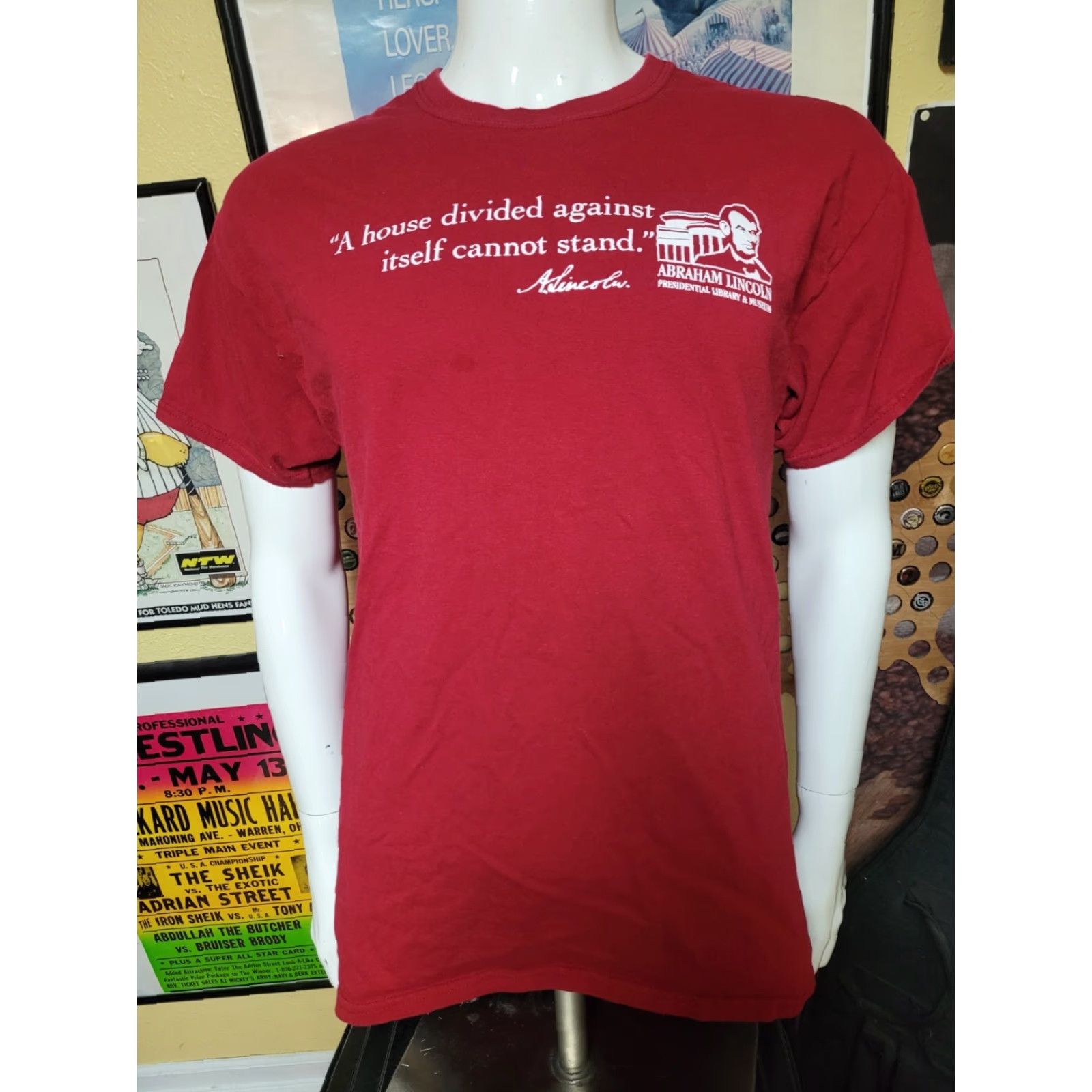 Vintage VINTAGE Abraham Lincoln Presidential Library A House Divided Quote T Shirt Large USA Size US L / EU 52-54 / 3 - 2 Thumbnail