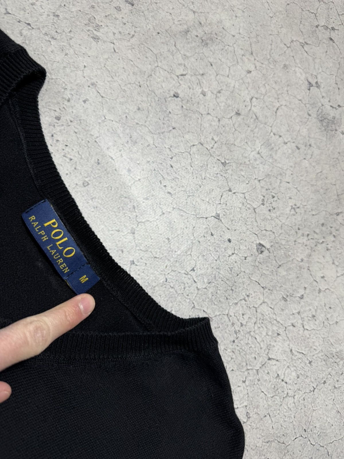 Polo Ralph Lauren Polo Ralph Lauren V-Neck Sweater Black Vintage Size M Size US M / EU 48-50 / 2 - 6 Thumbnail