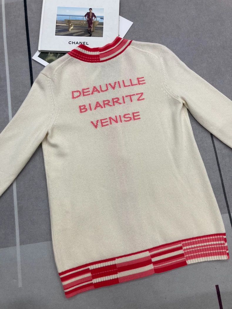 Chanel Chanel Asymmetric horizontal edge V-neck hollow LOGO butto Size XS / US 0-2 / IT 36-38 - 4 Thumbnail