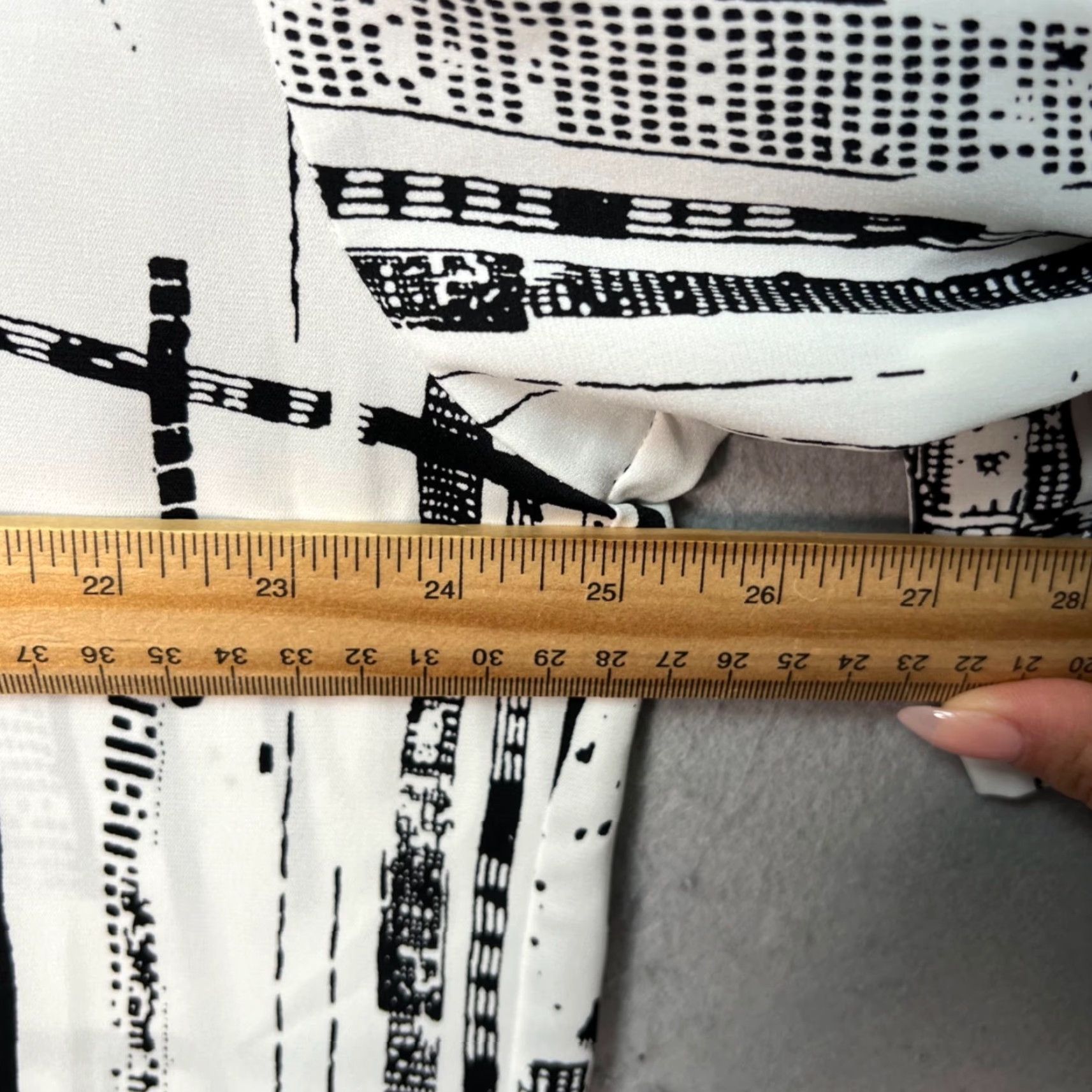Vintage VINTAGE Plateau Shirt Mens 2XL White Abstract Short Sleeve Button-Up Shirt Size US XXL / EU 58 / 5 - 6 Thumbnail