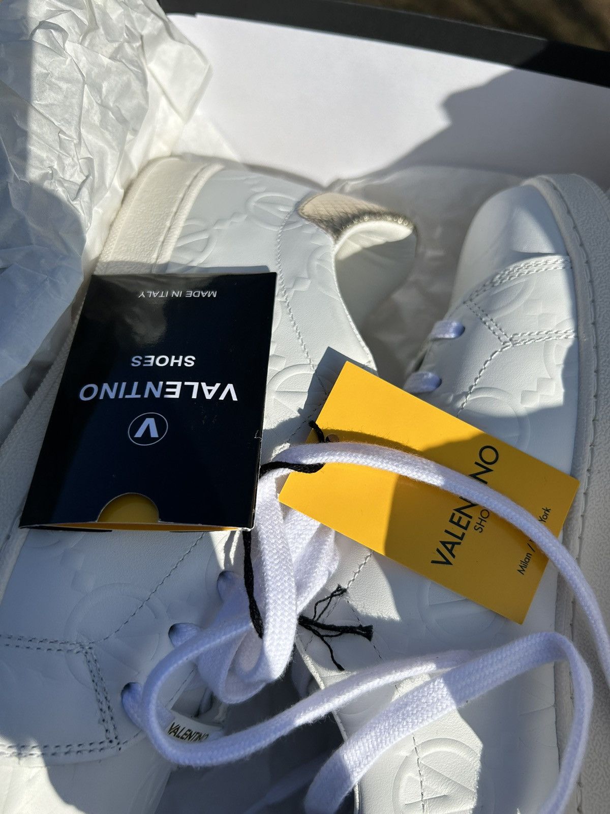 Mario Valentino Valentino White Sneakers with Cream Detail Size US 9 / IT 39 - 1 Thumbnail