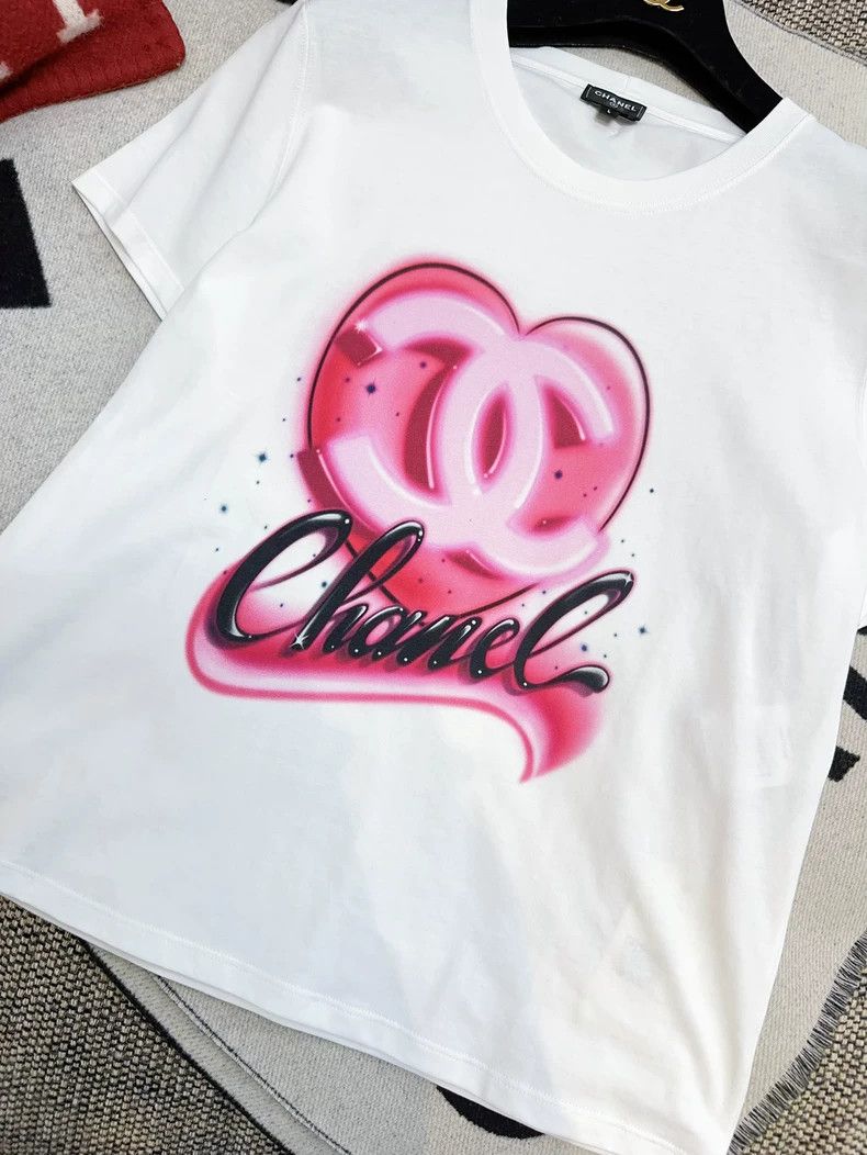 Chanel Chanel Series pink graffiti love double C white background Size L / US 10 / IT 46 - 7 Thumbnail