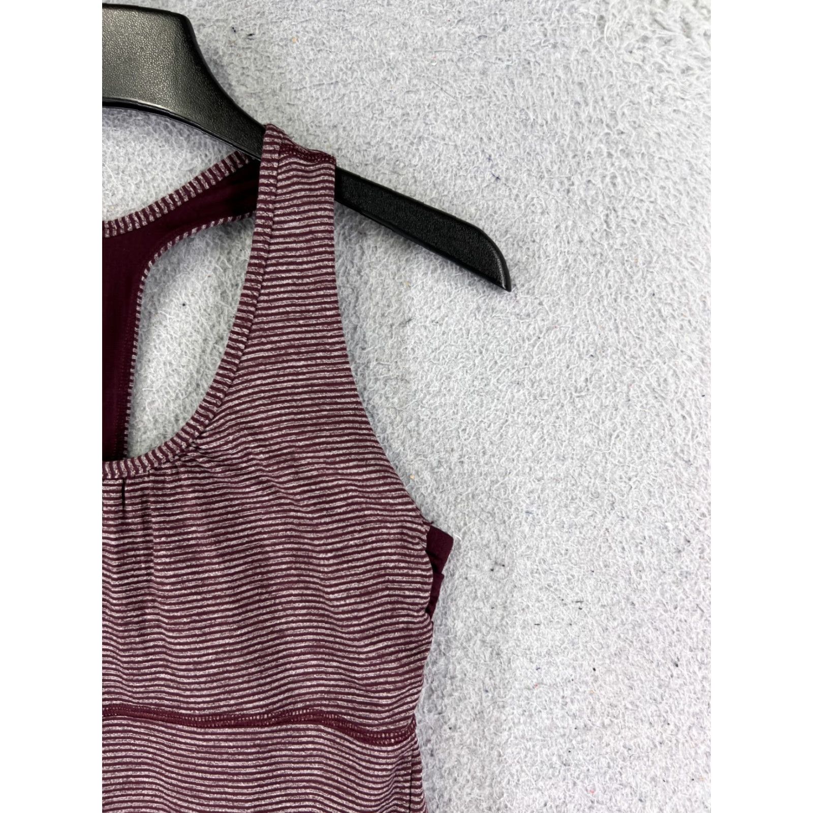 Lululemon Lululemon Shirt Women Tank Built-In Bra Striped Pink Round Neck Sleeveless Racerback Size 6 Size M / US 6-8 / IT 42-44 - 2 Thumbnail