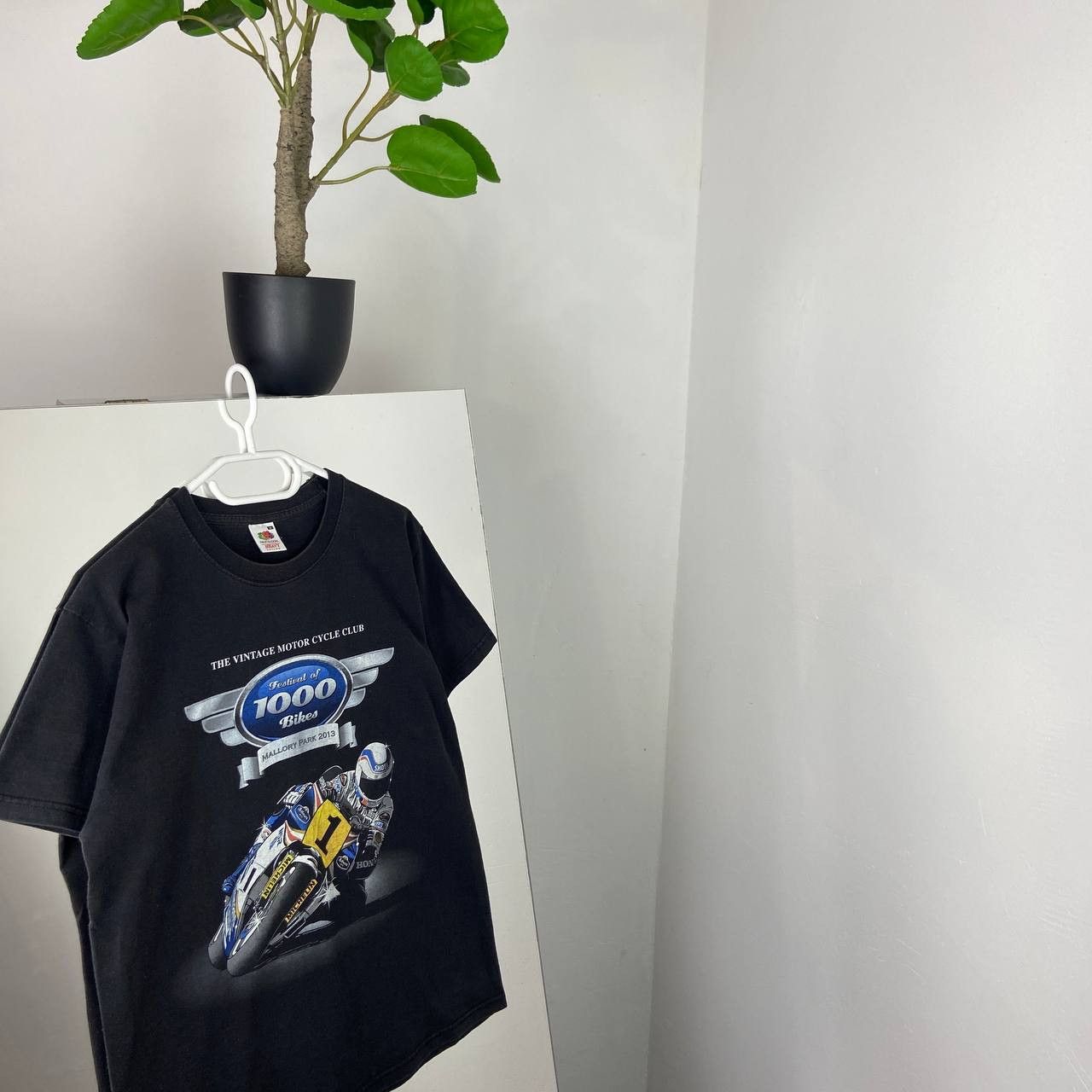 Honda Honda Michelin Rare The Vintage Motorcycle Club Y2K T-Shirt Size US M / EU 48-50 / 2 - 1 Thumbnail