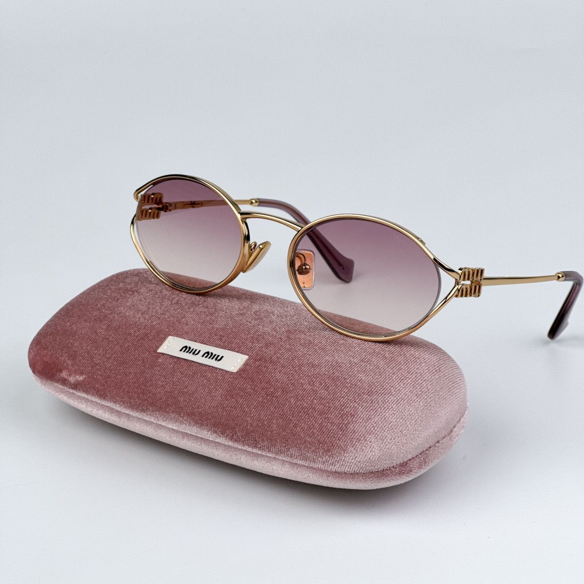 Miu Miu NEW Miu Miu MU52YS 5AK06S LOGO Oval Unisex Sunglasses Size ONE SIZE - 1 Thumbnail