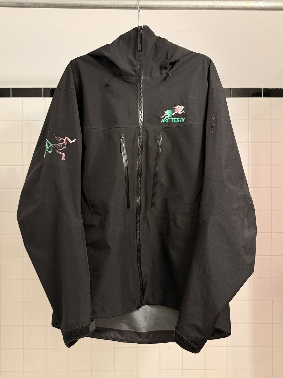 Arc'teryx Alpha SV Lunar New Year 2023 - Rare Limited Edition Size US L / EU 52-54 / 3 - 1 Thumbnail