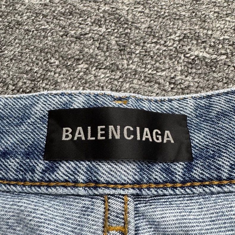 Balenciaga Balenciaga Wash to make old jeans Size US 26 / EU 42 - 2 Thumbnail