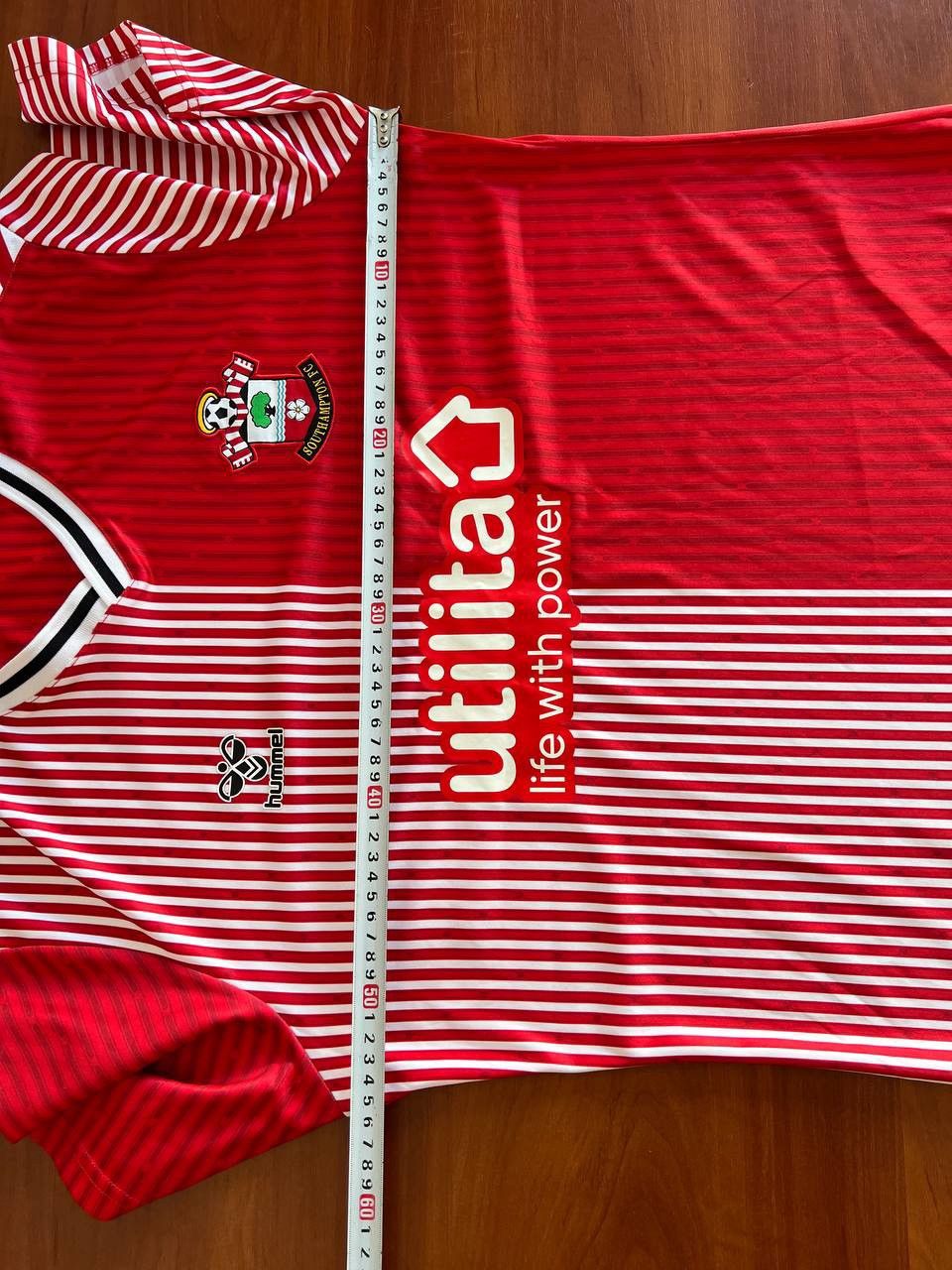 Hummel 2023/24 SOUTHAMPTON FC HOME SOCCER JERSEY FOOTBALL SHIRT L Size US L / EU 52-54 / 3 - 13 Thumbnail