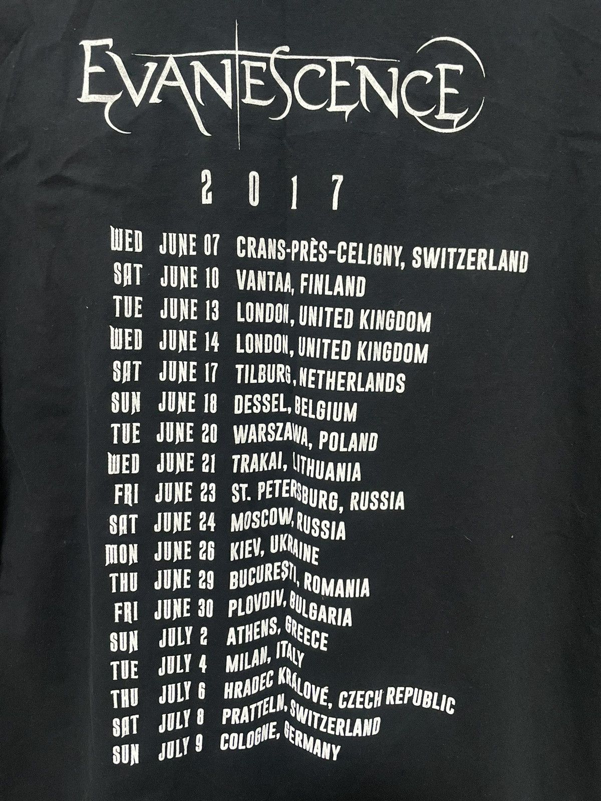 Band Tees Vintage Evanescence 2017 Europe Tour Tee Band T-Shirt Size US XXL / EU 58 / 5 - 7 Thumbnail