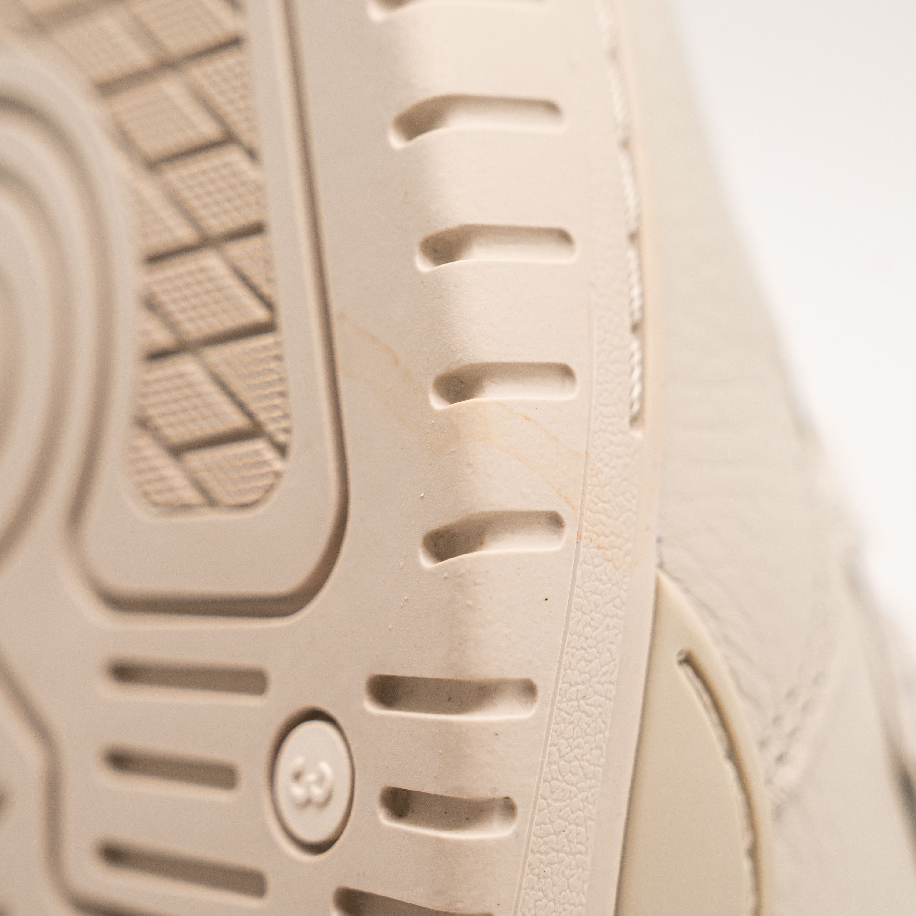 Bally 9.5 Bally Kiro Dusty White Leather Sneakers Beige Size US 9.5 / IT 39.5 - 14 Thumbnail