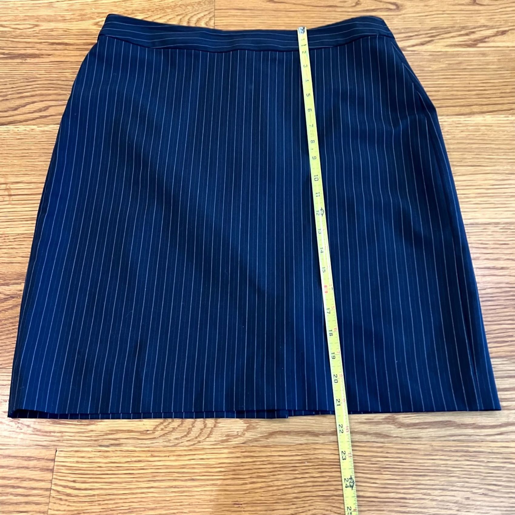 Brooks Brothers Brooks Brothers Navy Blue Pinstripe Stretch Wool Pencil Skirt Size 10 Size 32" / US 10 / IT 46 - 3 Thumbnail