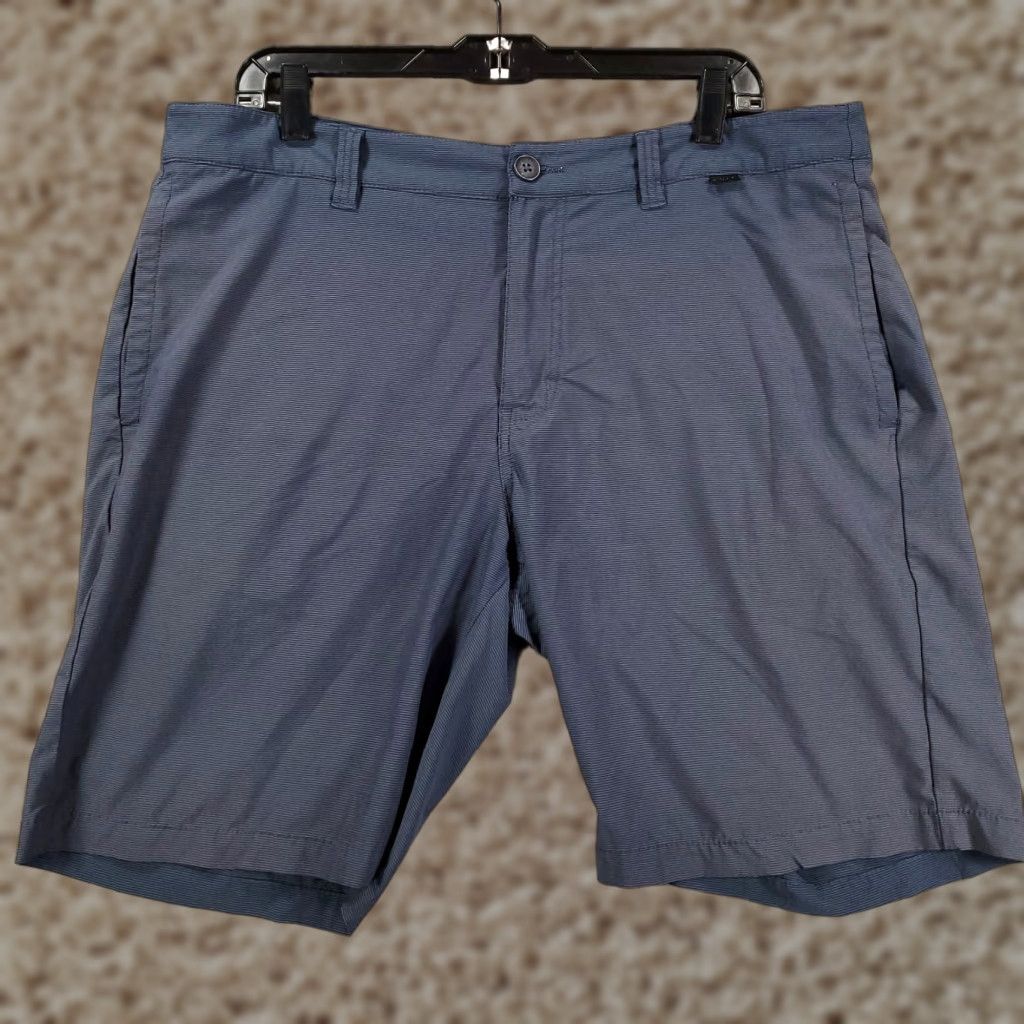 TravisMathew Travis Mathew Shorts Mens 36 Blue Bermuda Stretch Striped Casual Golf Pants Slim Fit? Size US 36 / EU 52 - 1 Thumbnail