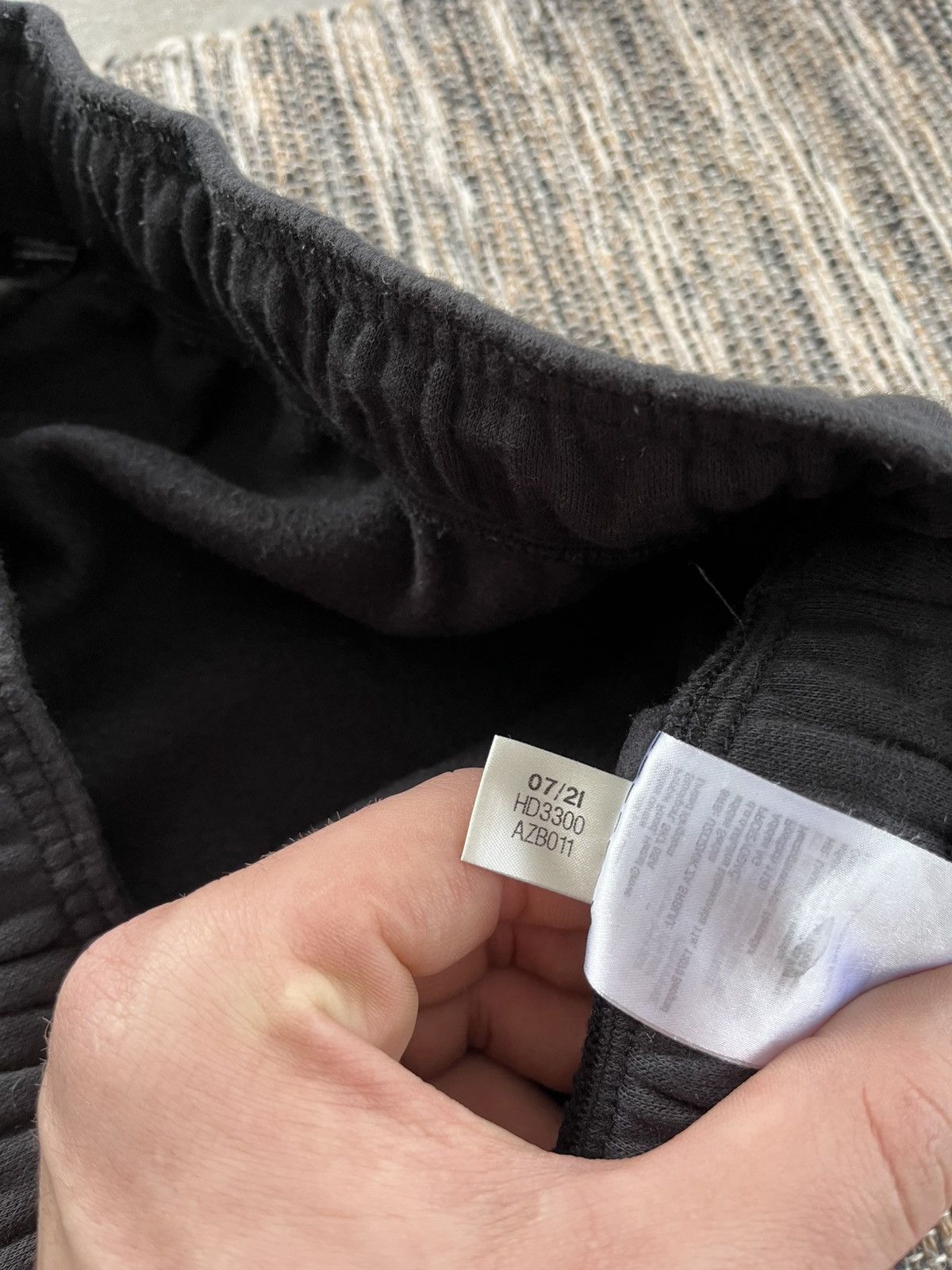Adidas Vintage Adidas Black Minimalistic sportswear Y2K Sweatpants Size US 34 / EU 50 - 15 Thumbnail