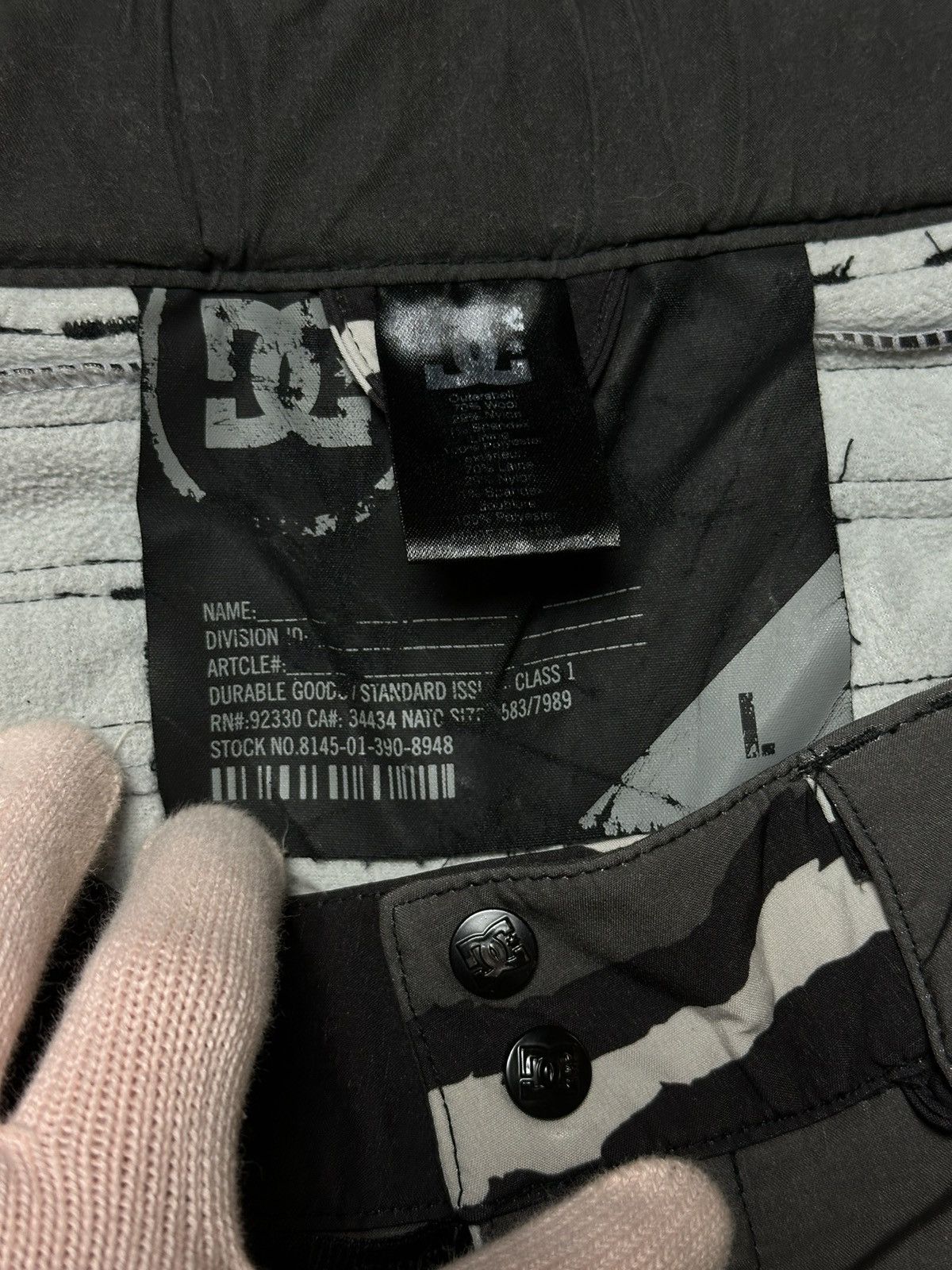 DC DC Shoes Snowboarding Baggy Ski Pants Size US 34 / EU 50 - 10 Thumbnail