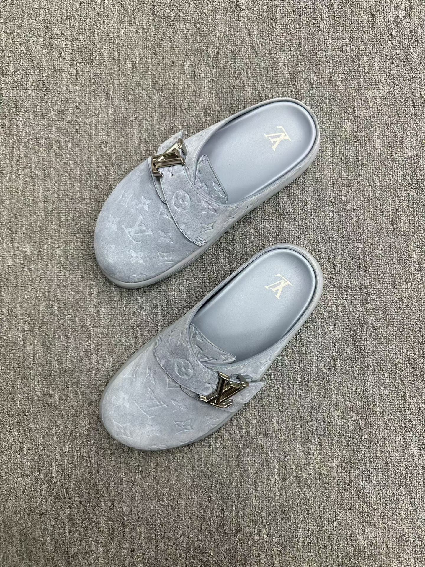 Louis Vuitton Louis Vuitton Suede Blue Sandals 25 Men Size US 10 / EU 43 - 1 Thumbnail