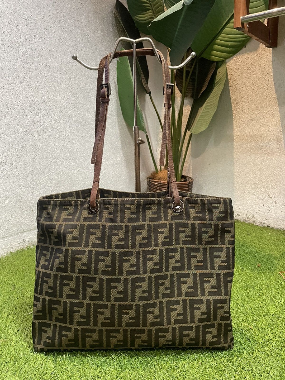 Fendi Authentic FENDI Totebag Size ONE SIZE - 1 Thumbnail