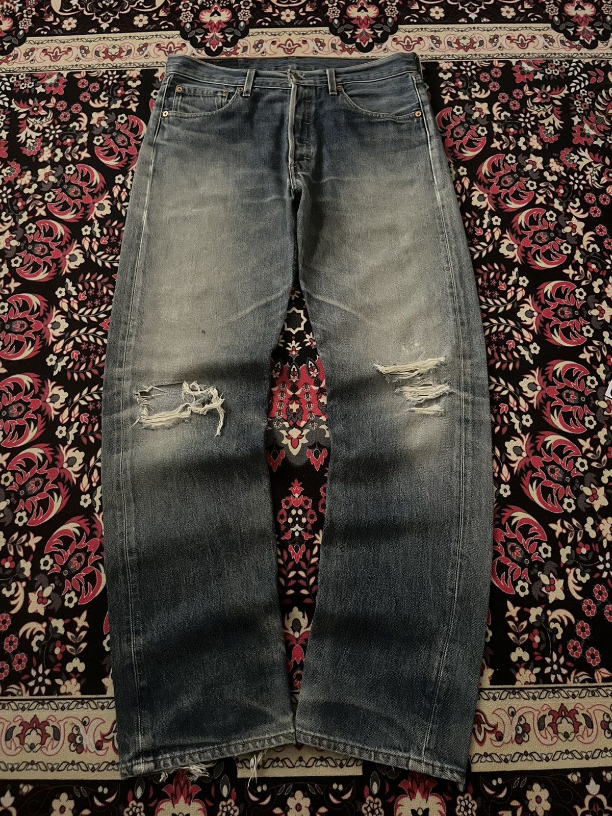 Levi's ⚡️Vintage⚡️90s Levi’s 501 Blue Wash Buttonfly Distressed Jeans Size US 33 - 1 Thumbnail