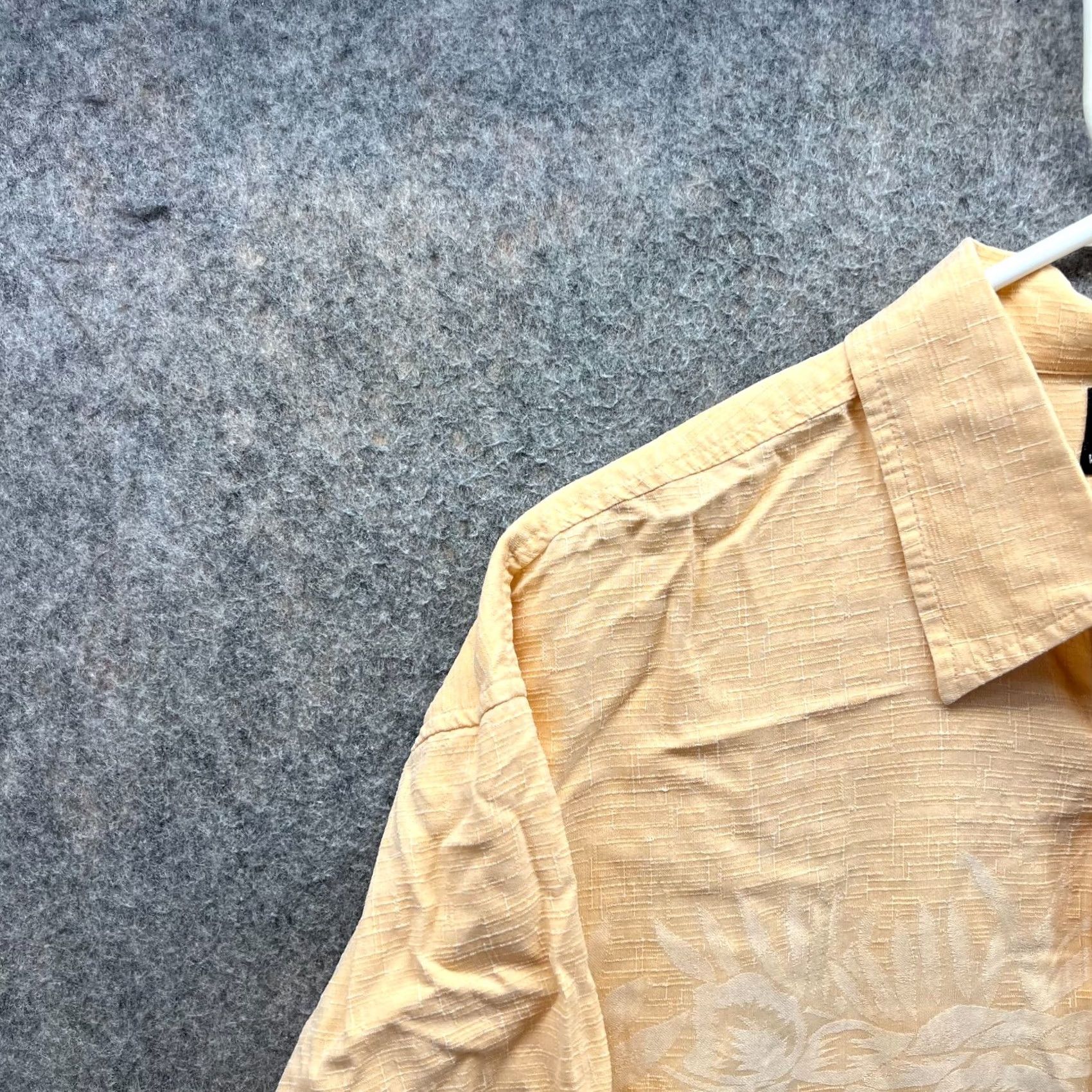 Izod VINTAGE Izod Shirt Men Large Yellow Button-Down Floral Silk Hawaiian Short Sleeve Shirt Mens L Yellow Floral Silk Hawaiian Button-Down - Size US L / EU 52-54 / 3 - 3 Thumbnail