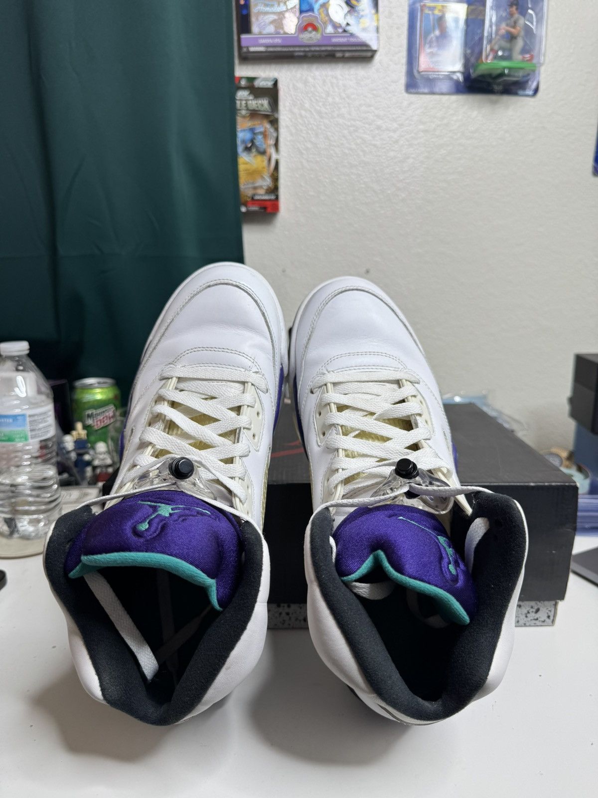 Jordan Brand Jordan 5 Retro White Grape 2013 MENS 10 FAST SHIPPING Size US 10 / EU 43 - 3 Thumbnail