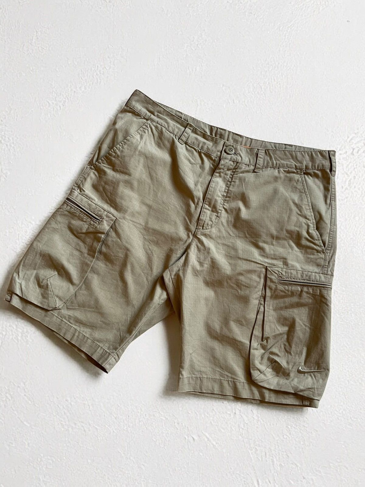 Nike × Vintage OFFER!🫵🏻 NIKE VINTAGE CARGO MILITARY SHORTS SWOOSH BEIGE Size US 34 / EU 50 - 1 Thumbnail