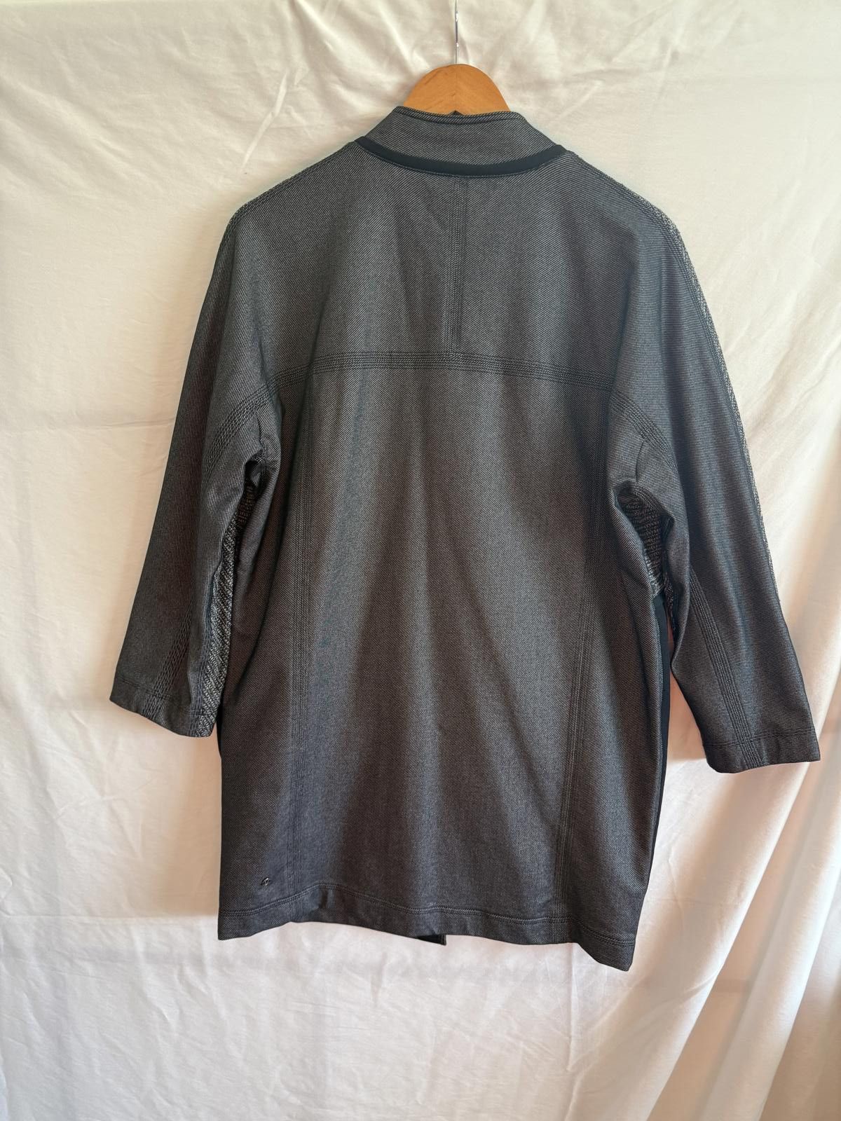Lululemon Lululemon Cocoon Car Coat sz. M Size M / US 6-8 / IT 42-44 - 3 Thumbnail
