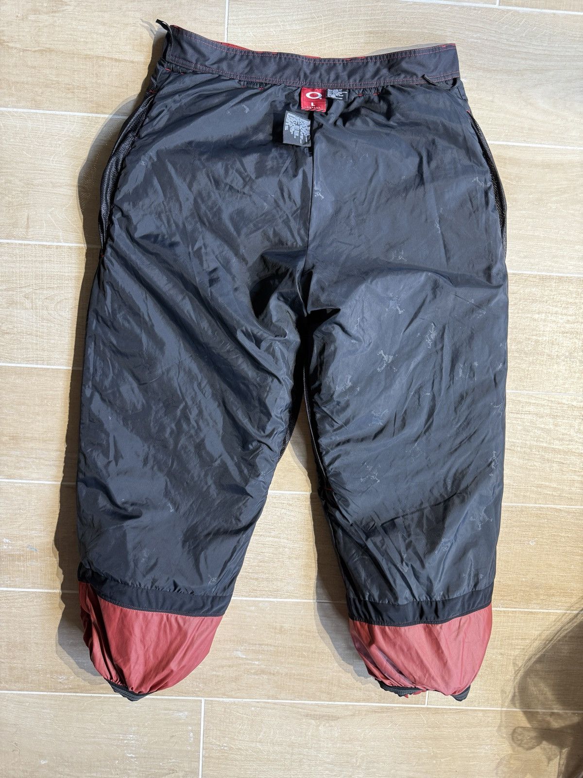 Oakley × Vintage Men’s Oakley Red Quilted Pants Size US 35 - 6 Thumbnail