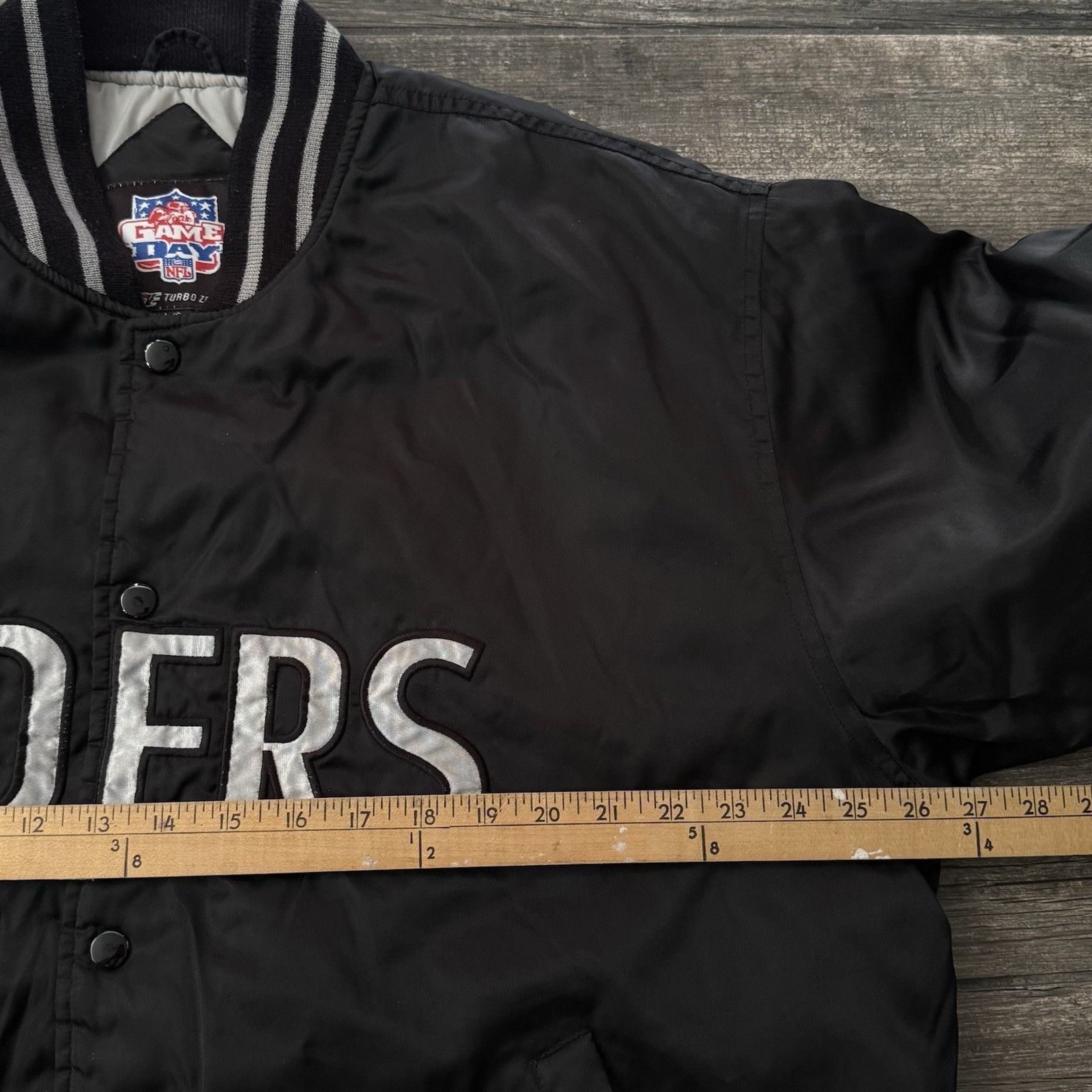 NFL VTG LOS ANGELES RAIDERS BLACK SATIN FOOTBALL NFL GAME DAY JA Size US L / EU 52-54 / 3 - 4 Thumbnail