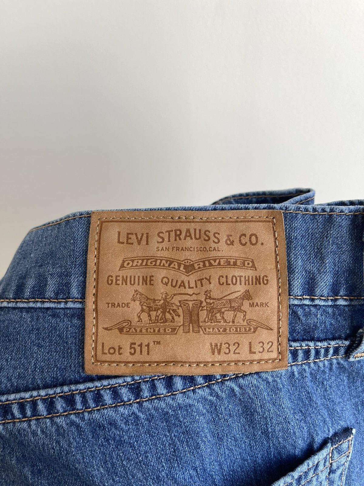 Levi's Premium 511 Zip Fly Tapered Slim Fit 5 Pocket Denim Jeans Size US 32 / EU 48 - 9 Thumbnail